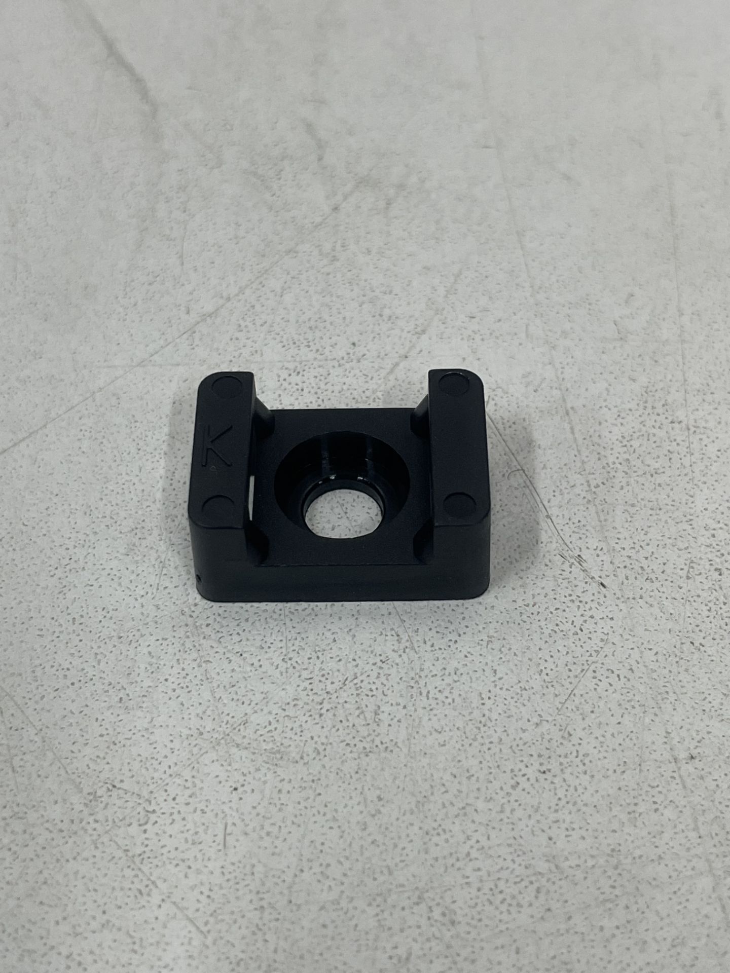 Approximately 700 x Black Plastic Clips - Image 2 of 6