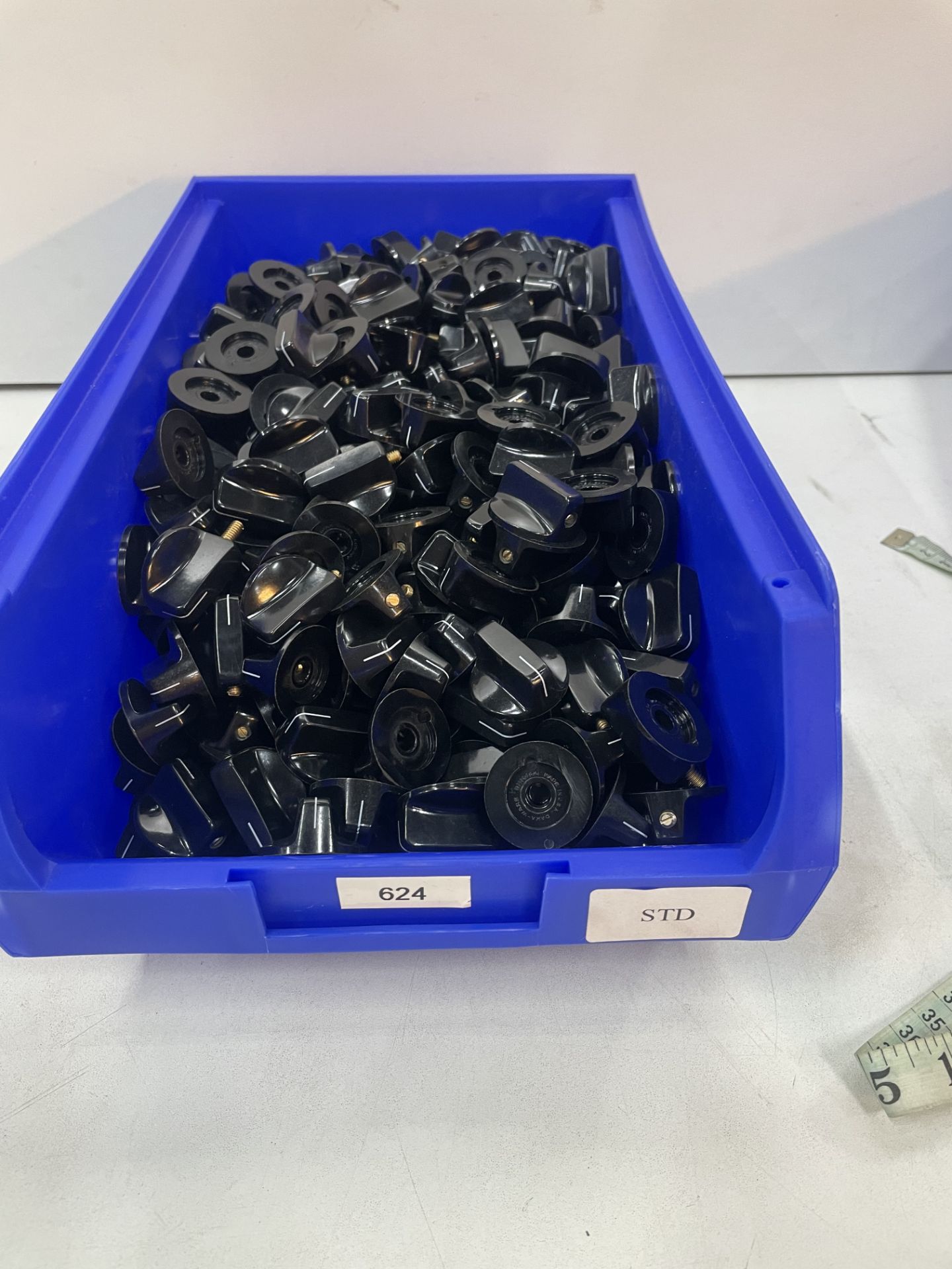 Approximately 500 x Plastic Dial Knobs