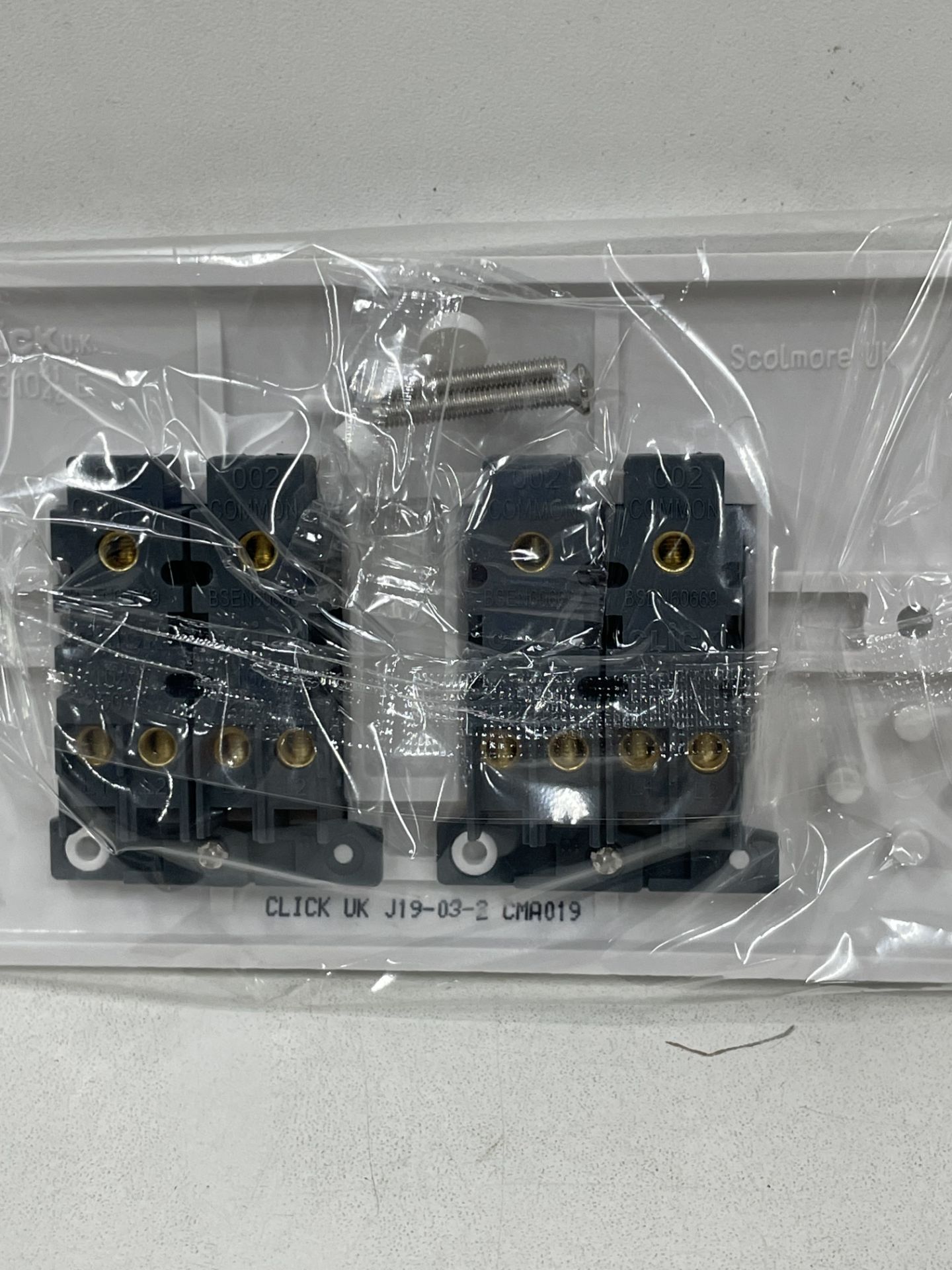 25 x 4 Gang/2 Way Plate Switch - Image 3 of 7