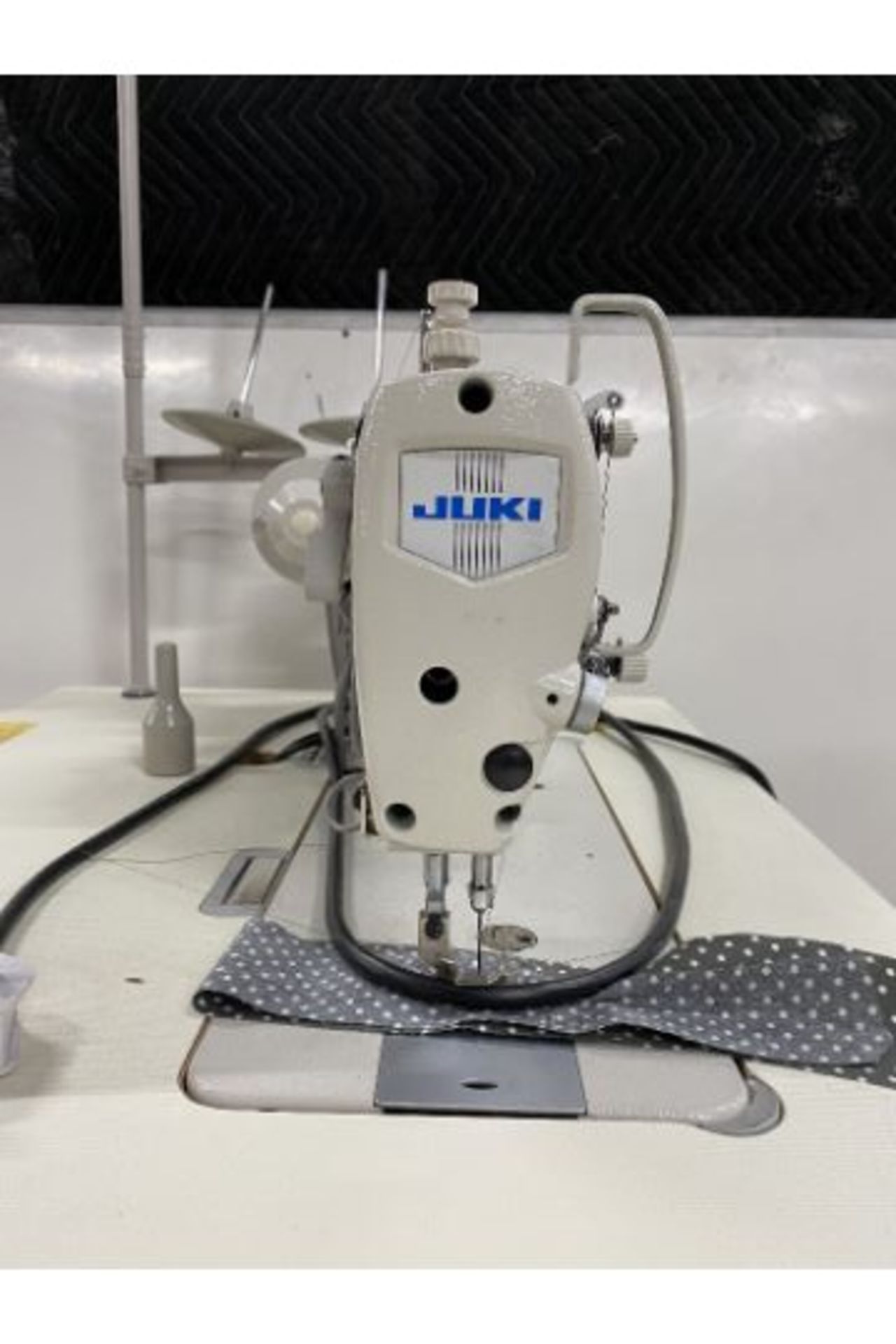 Juki DDL-900A-S Direct Drive Lockstitch Industrial Sewing Machine W/Stand & Table Top - Image 4 of 8