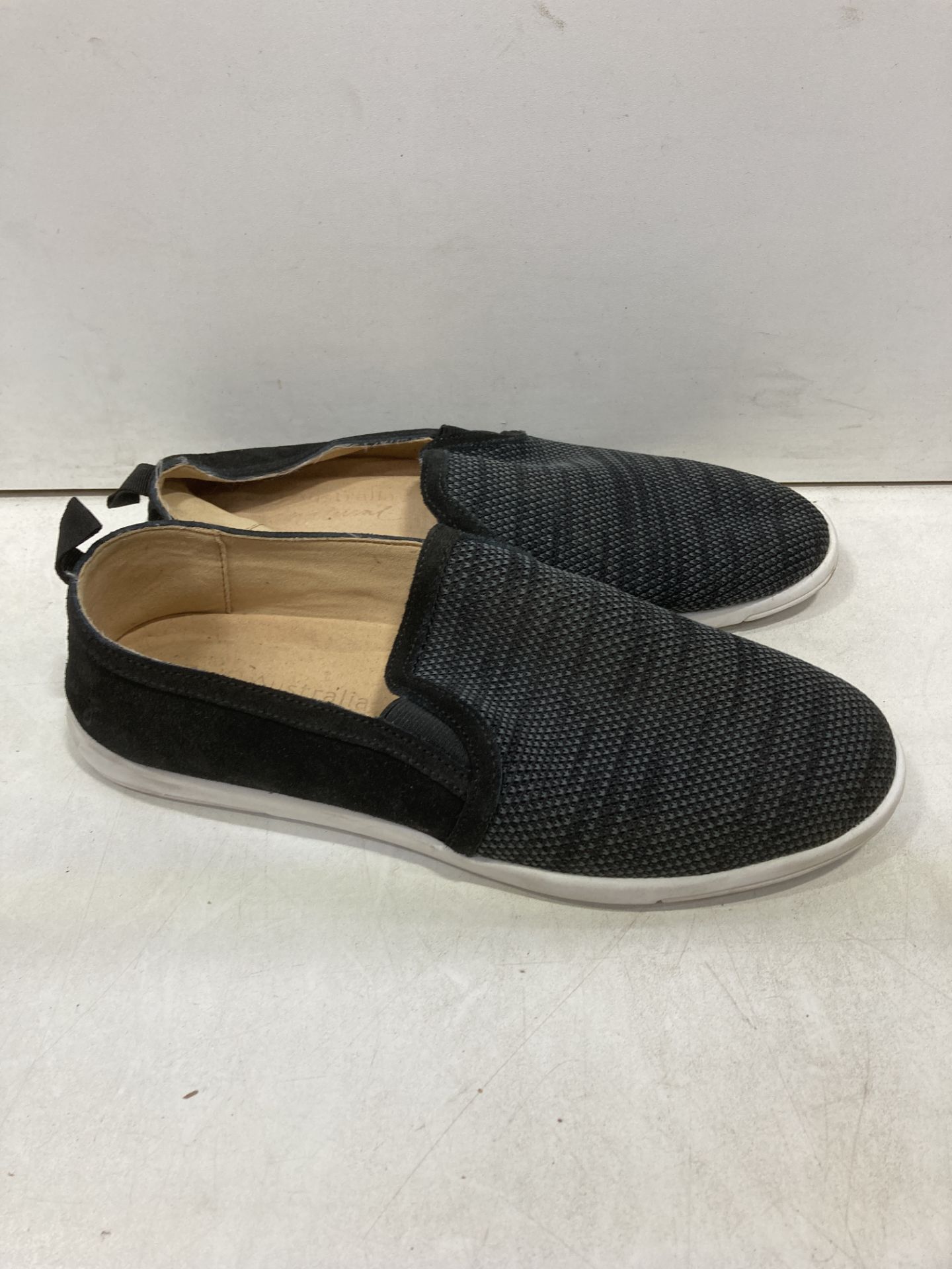 EMU Australia Slip On Pumps | EU39-40/UK6 - Image 3 of 4