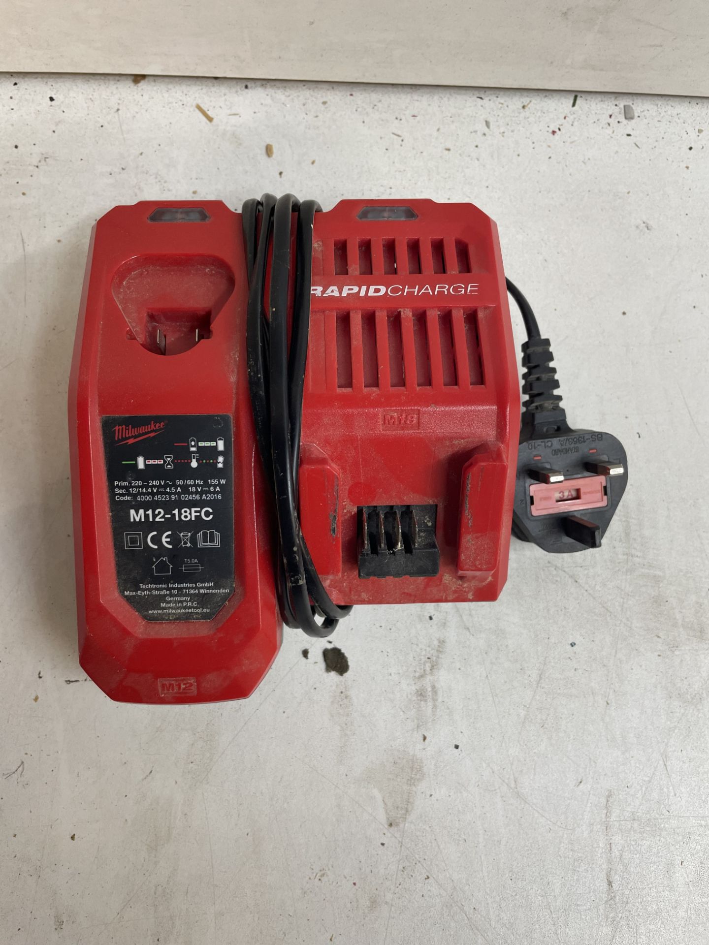 Milwaukee M18 BP Cordless Planer w/ Charger | NO BATTERY - Image 5 of 5