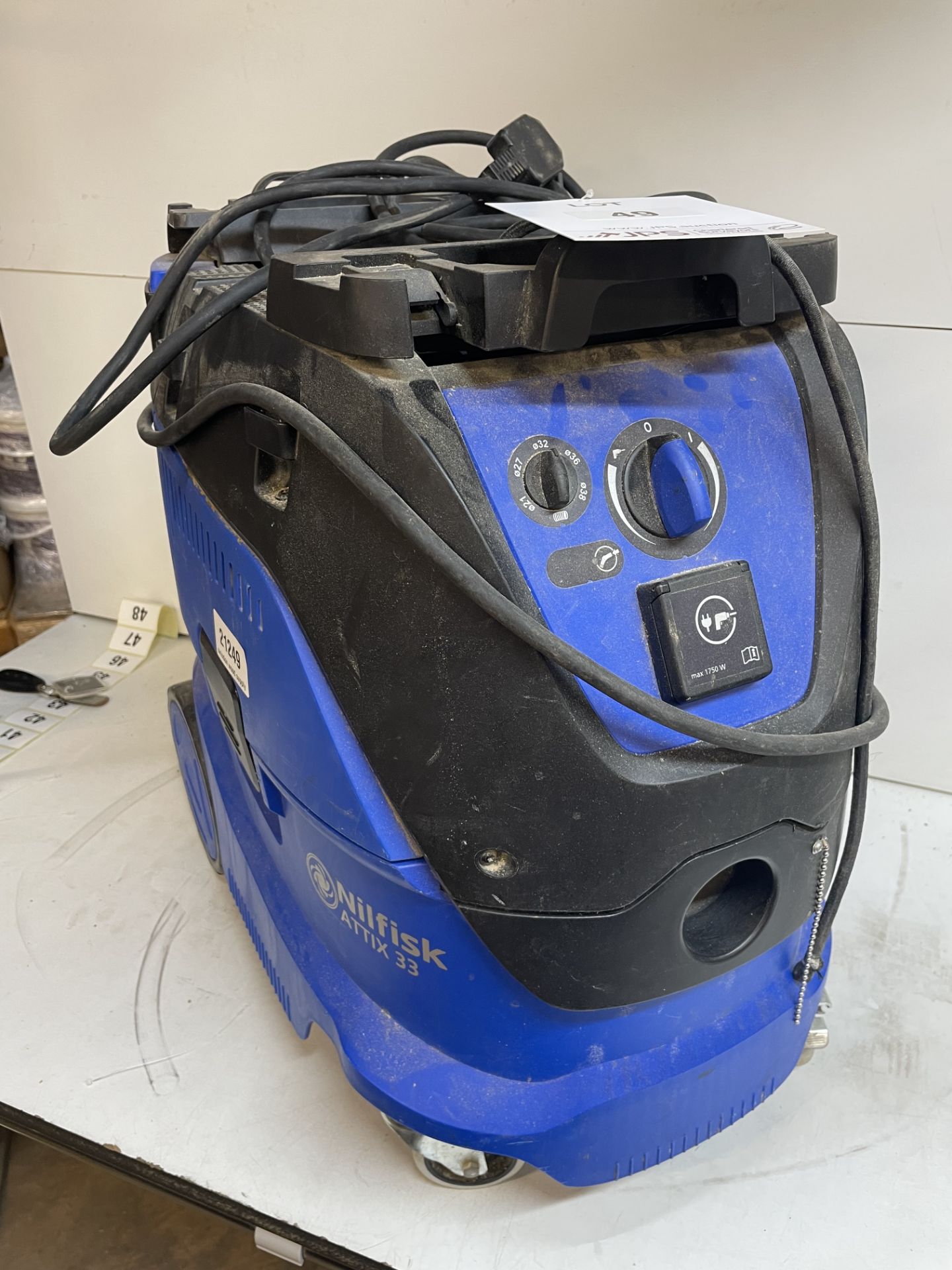 NilFisk Attix 33-2M PC Industrial Vacuum Dust Extractor - Image 3 of 6