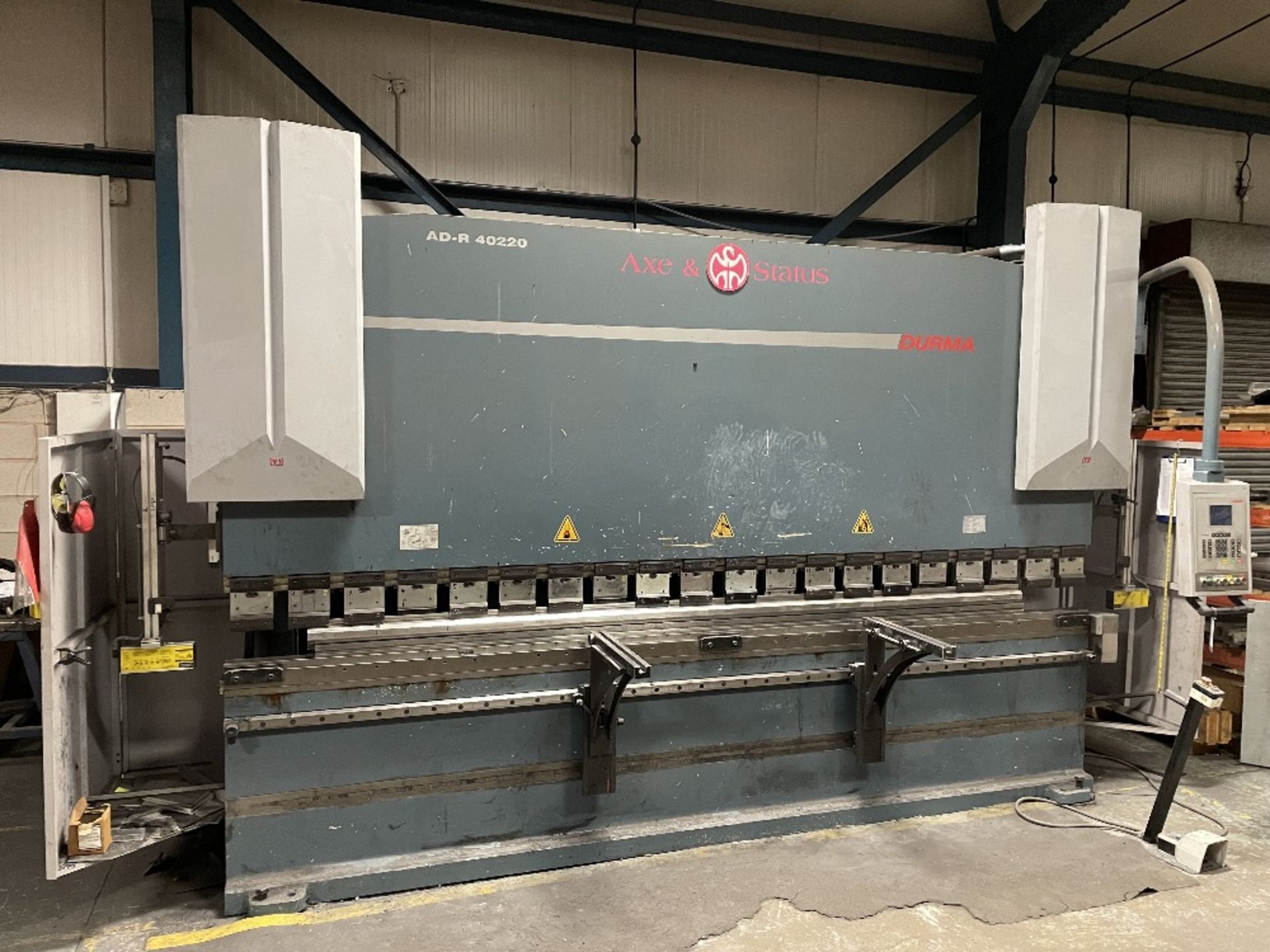 Durma AD-R 40-220 4050mm x 220T 3 Axis Synchro Pressbrake | 2012 - Image 16 of 21