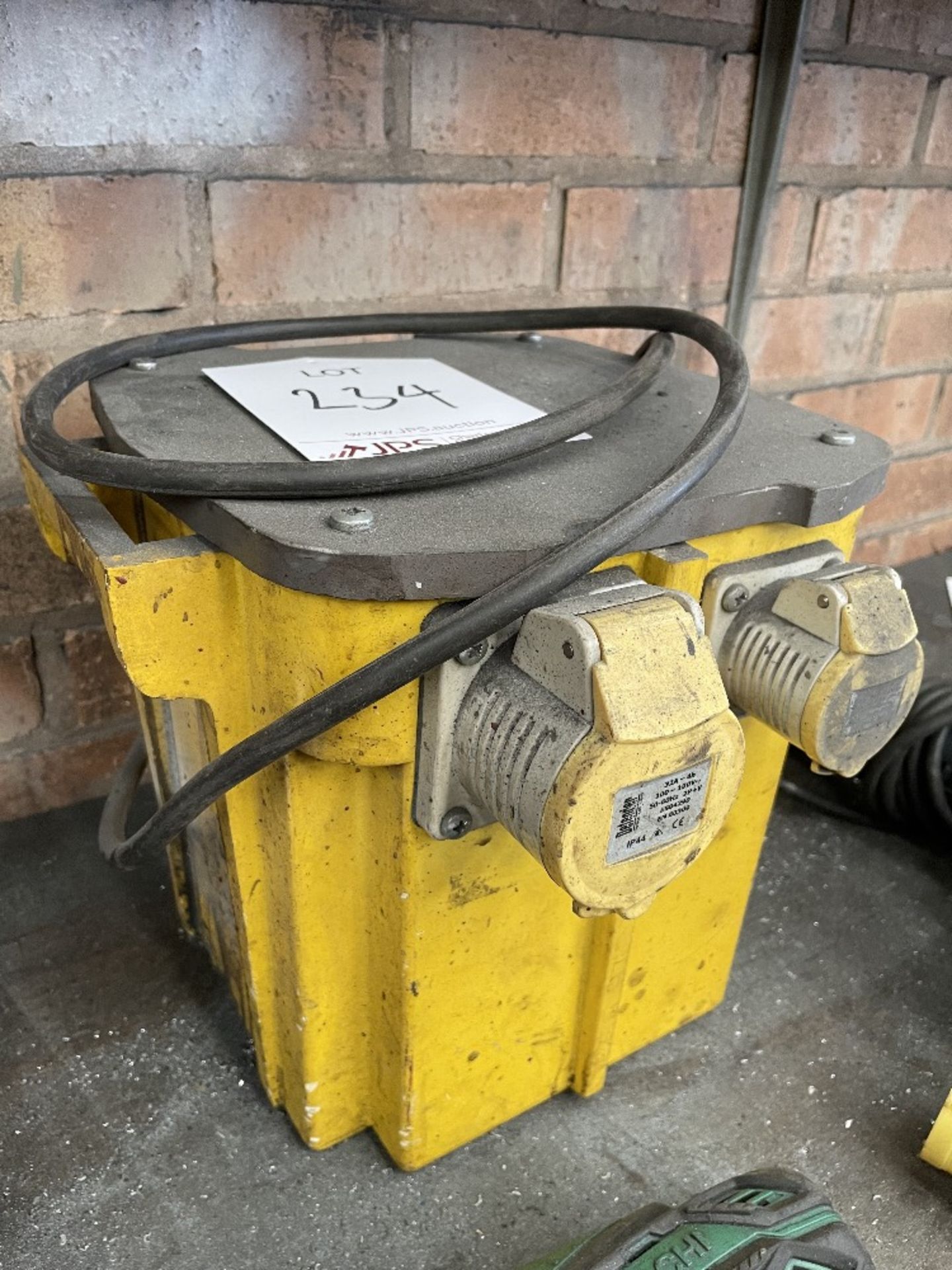 Defender E205042 110v Portable Site Transformer Unit - Image 2 of 4