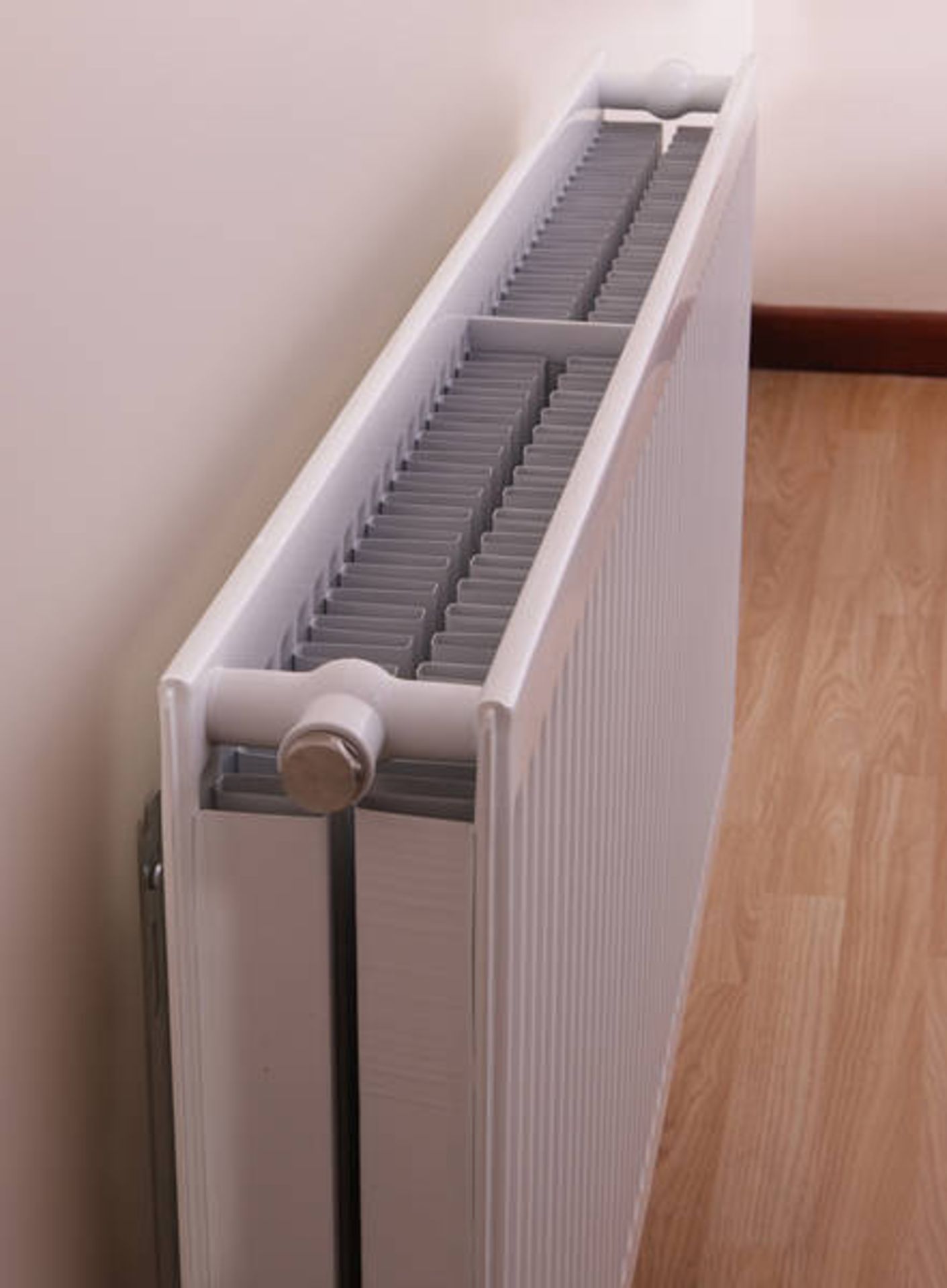 286 x Various Quinn Round Top Radiators | Single & Double Convector - Image 3 of 12