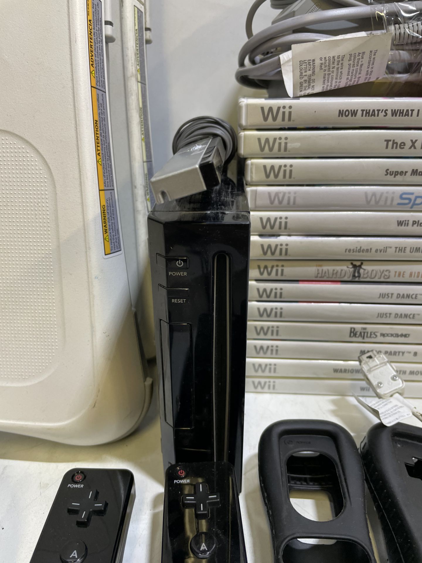 Wii Console and Gaming Accessories | See description - Image 4 of 7