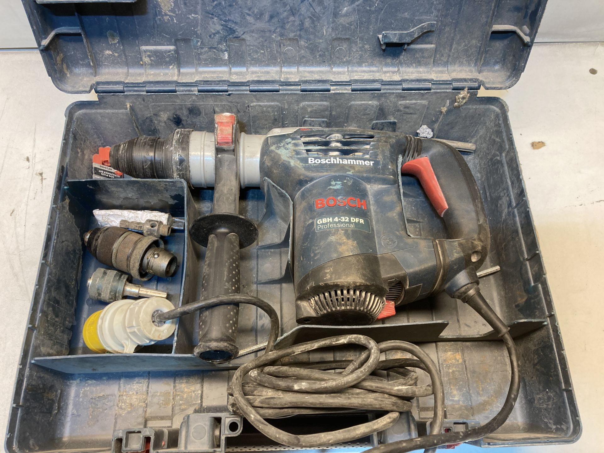 Bosch GBH 4-32 DFR Professional Rotary Hammer Drill W/ Case & Accessories| 110v - Image 2 of 4