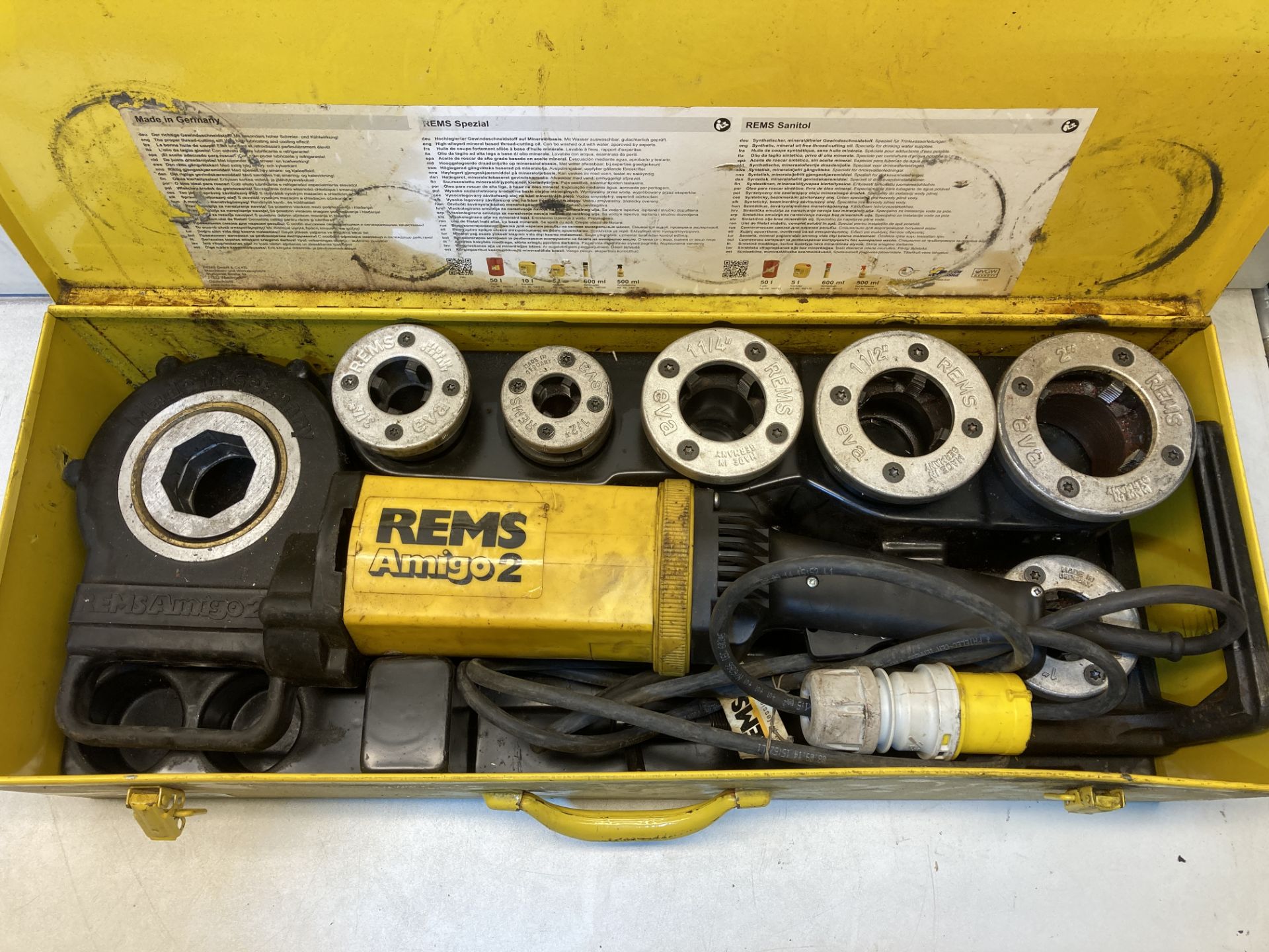 REMS Amigo 2 Thread Cutting Machine W/ Carry Case & 5 x Imperial Thread Cutters - Image 2 of 5