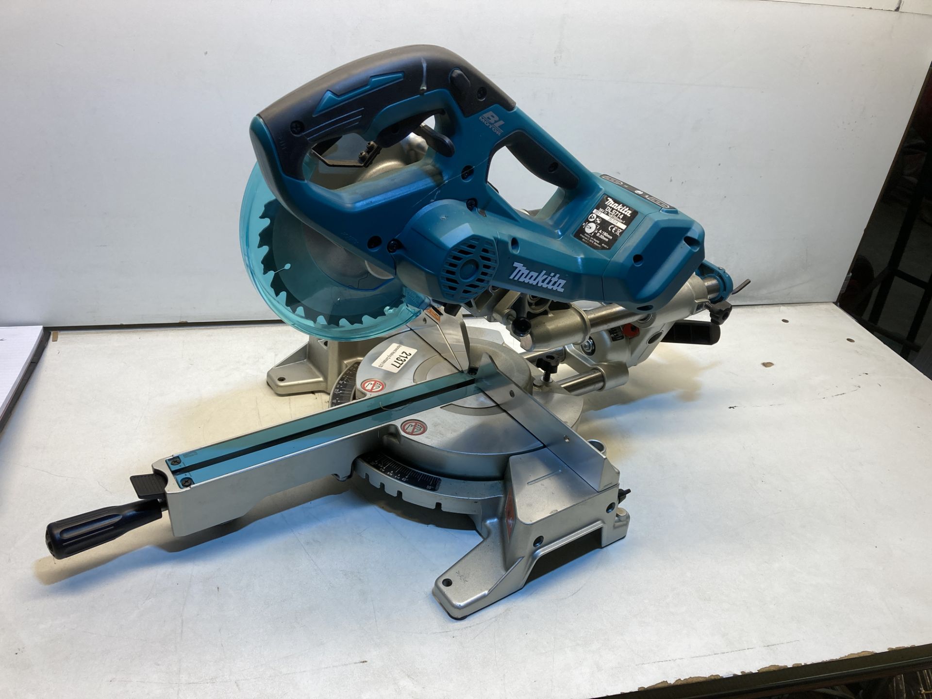 Makita DLS714 Cordless Sliding Mitre Saw | 36v - Image 4 of 6