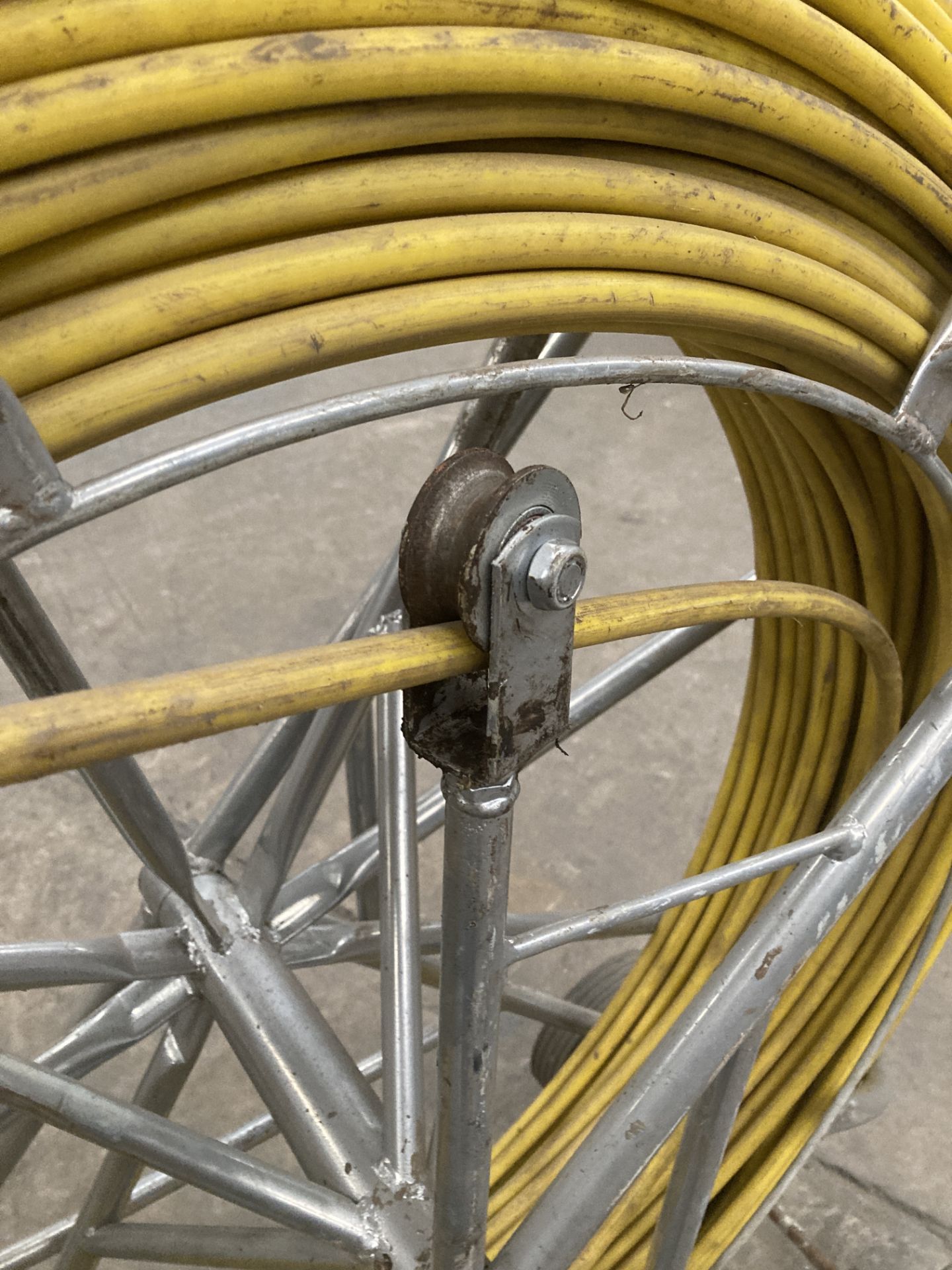 Dispensing Reel of 15mm Plastic Tubing - Image 5 of 6