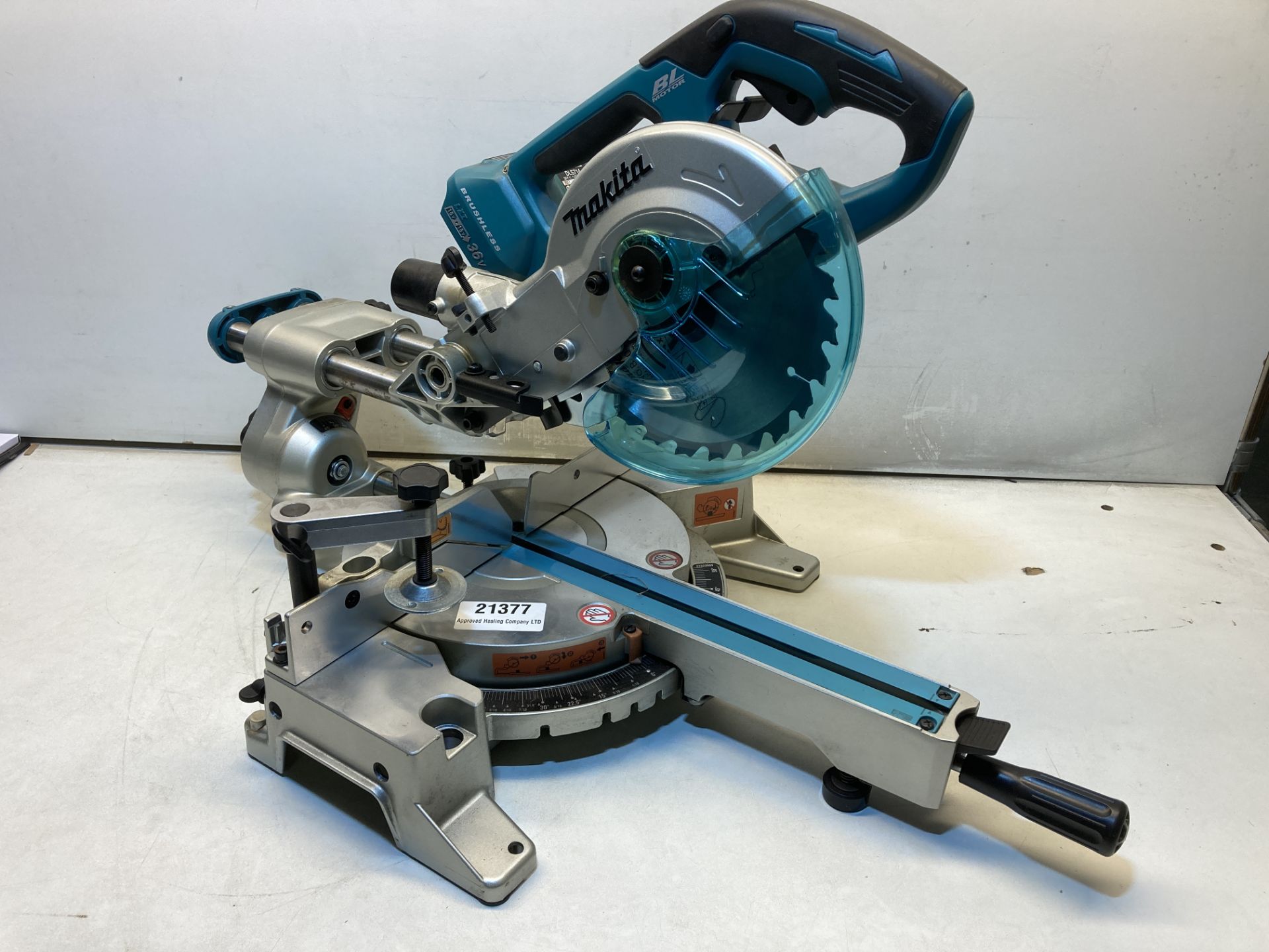 Makita DLS714 Cordless Sliding Mitre Saw | 36v