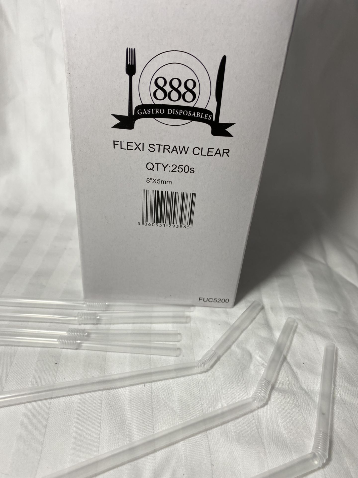 Approx 269,750 x 8” 5mm Flexi straws in Display Box | Clear