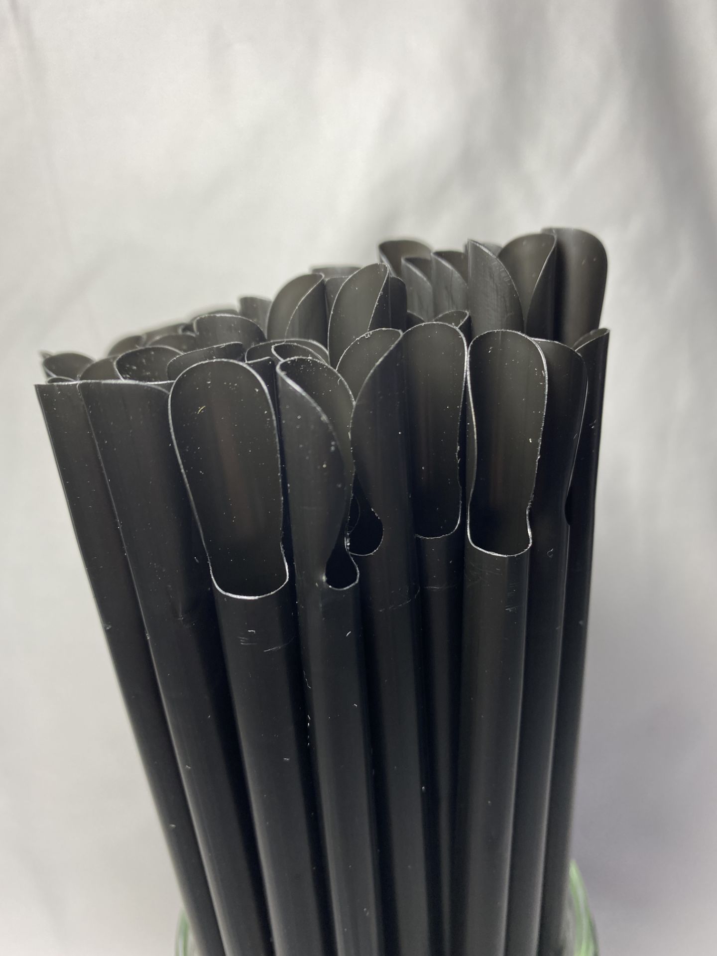 Approx 90,000 x 888 Disposables Spoon Straws | Black - Image 3 of 5