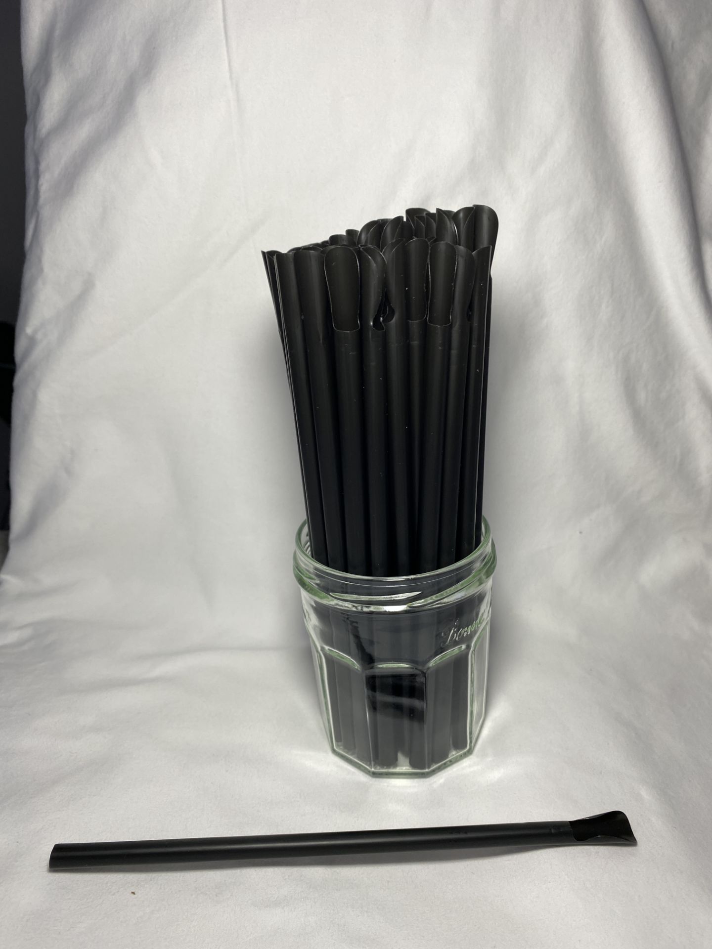 Approx 90,000 x 888 Disposables Spoon Straws | Black - Image 2 of 5