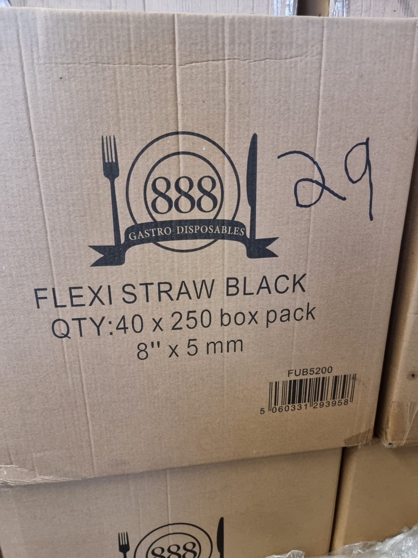 Approx 290,000 x 8” 5mm Black Flexi straws in Display Box - Image 2 of 3