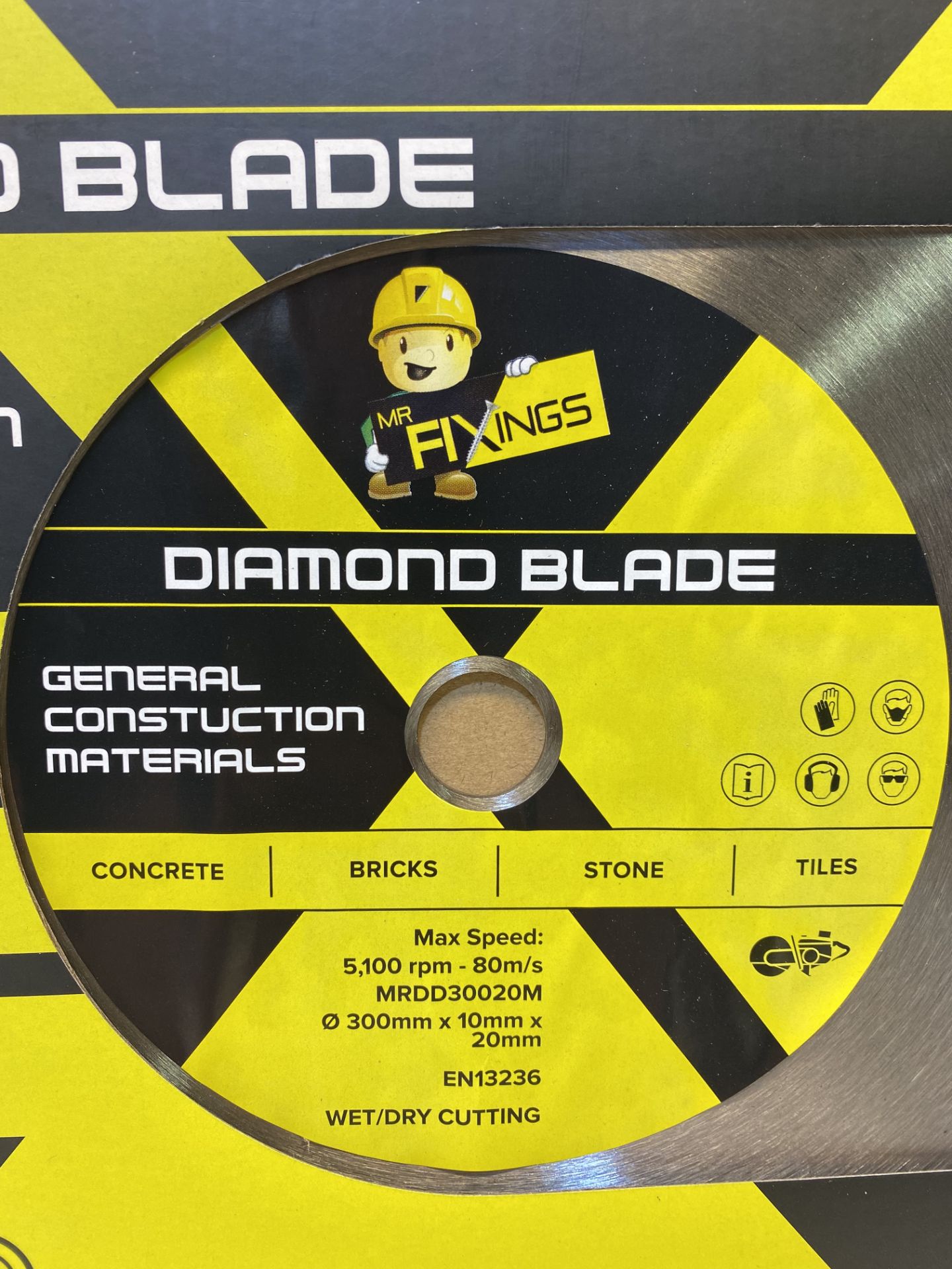 4 x MR Fixings 300mm x 10mm x 20mm Diamond Blades - Image 2 of 3