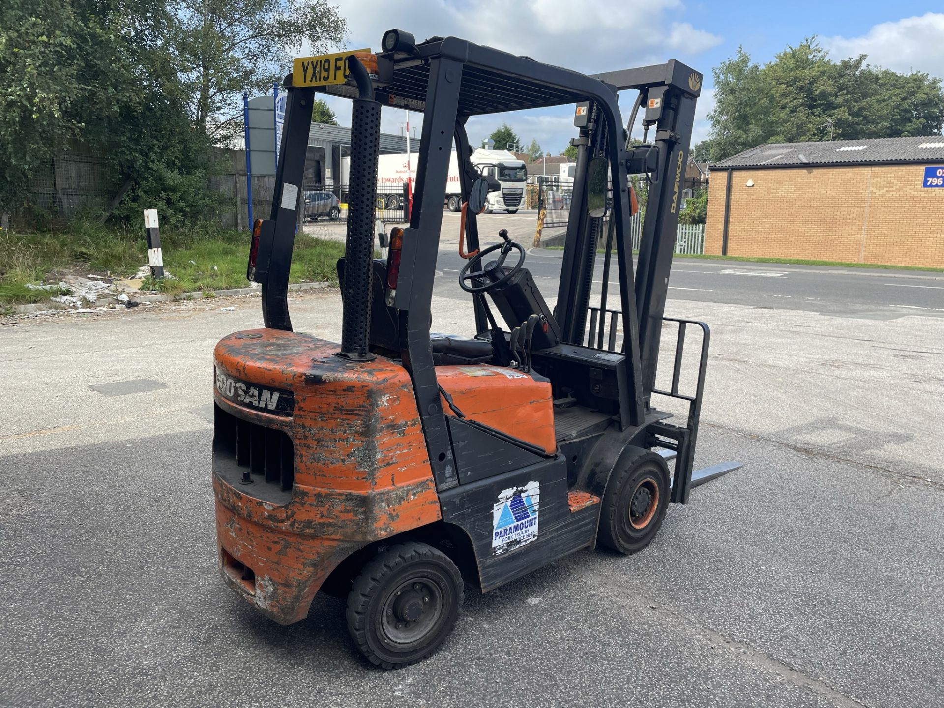 Doosan D18S-2 1.75 Tonne Diesel Forklift Truck w/ Sideshift | 8,123 Hours - Image 4 of 9