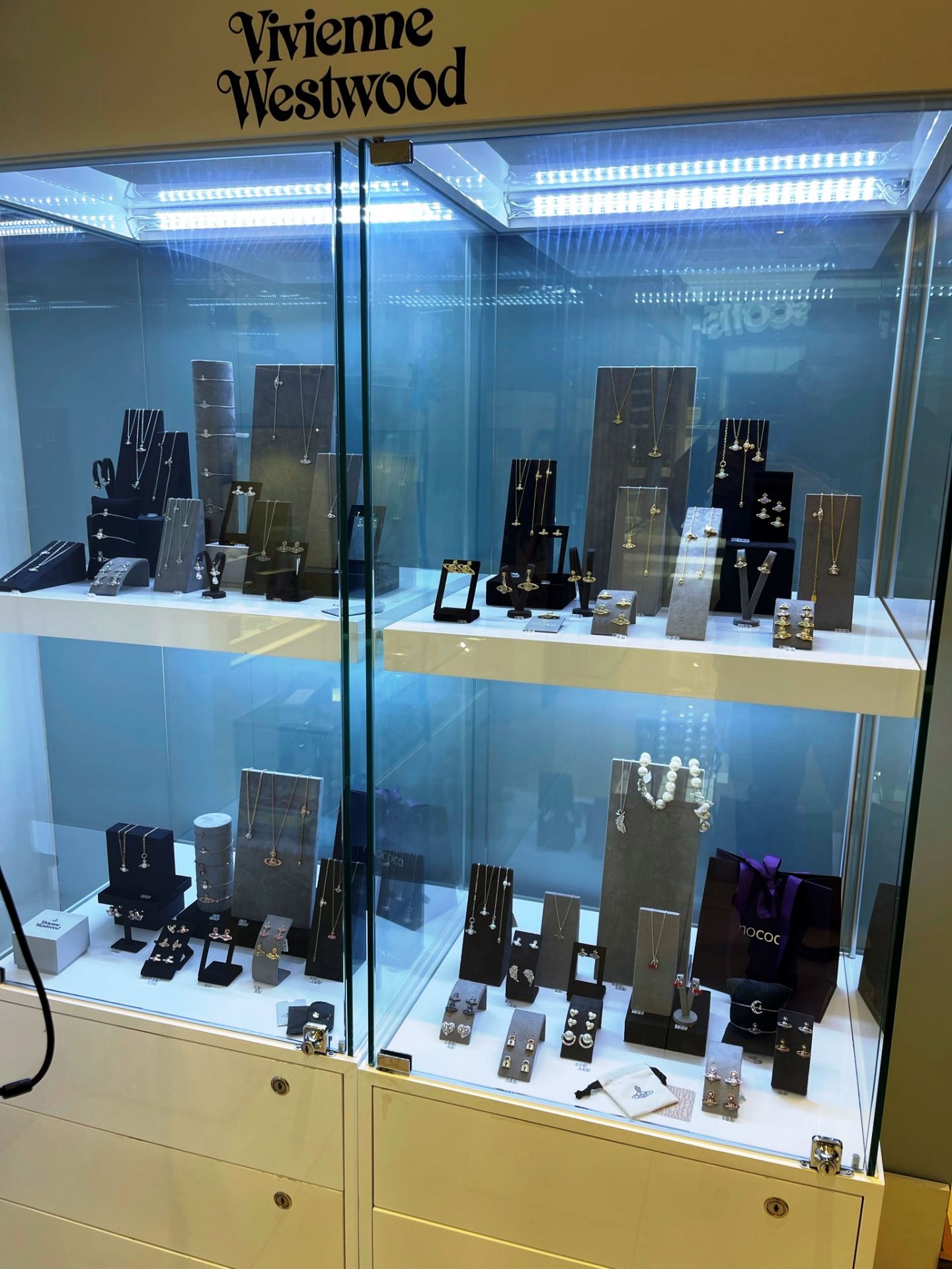 Stock of 3 Designer Jewellery Stores | Cost Price £292,528.92 | New & Ex-Display - See stock lists - Image 23 of 27