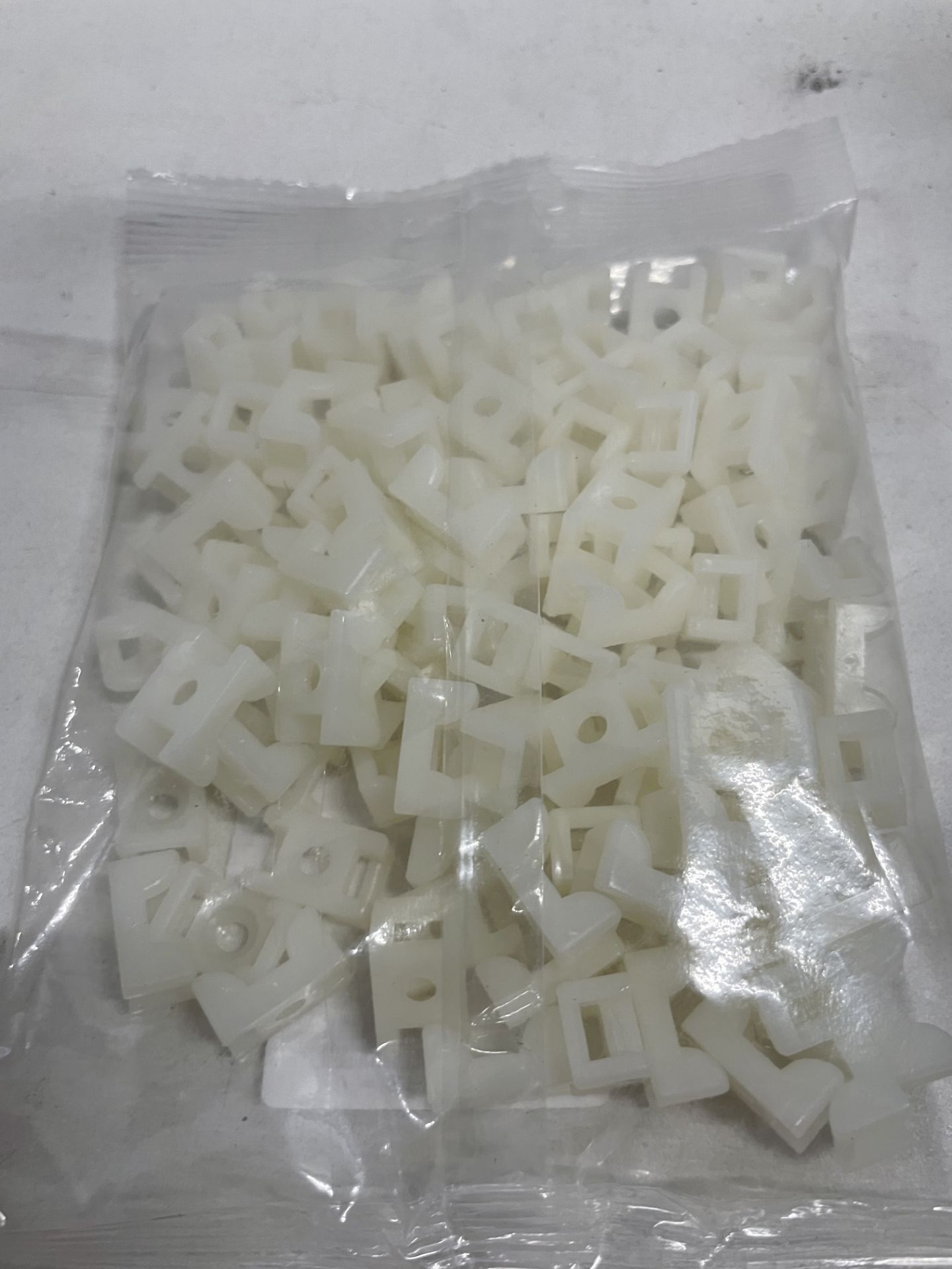 30 x Bags Hellermann Tyton Cable Tie Mounts | Natural | 12mm x 18mm | 100 pcs per bag - Image 2 of 3