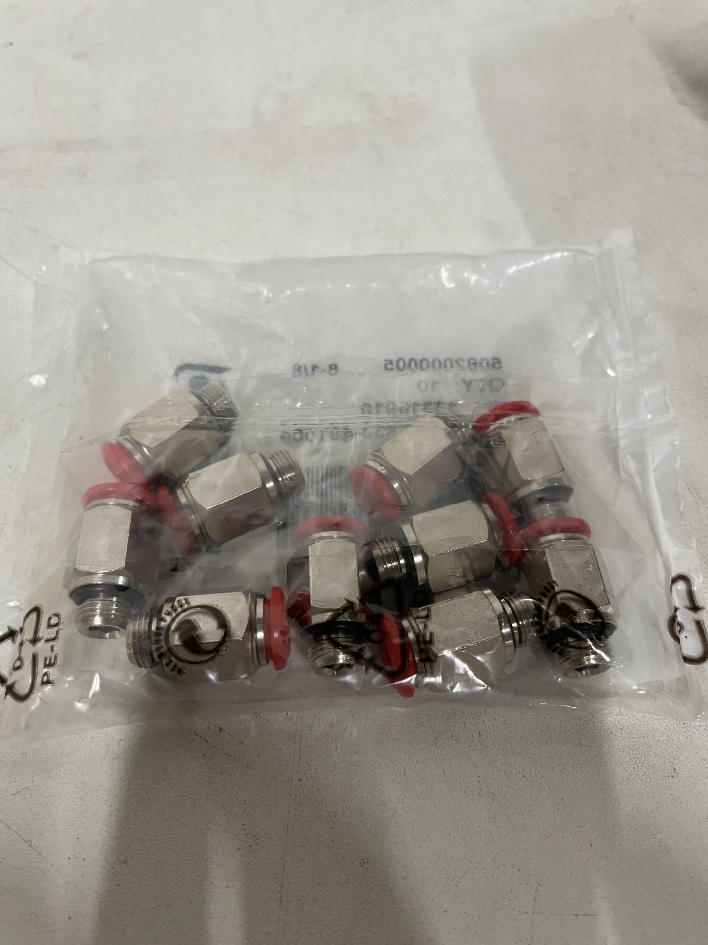 Approximately 500 x Pneumatic Air Connectors