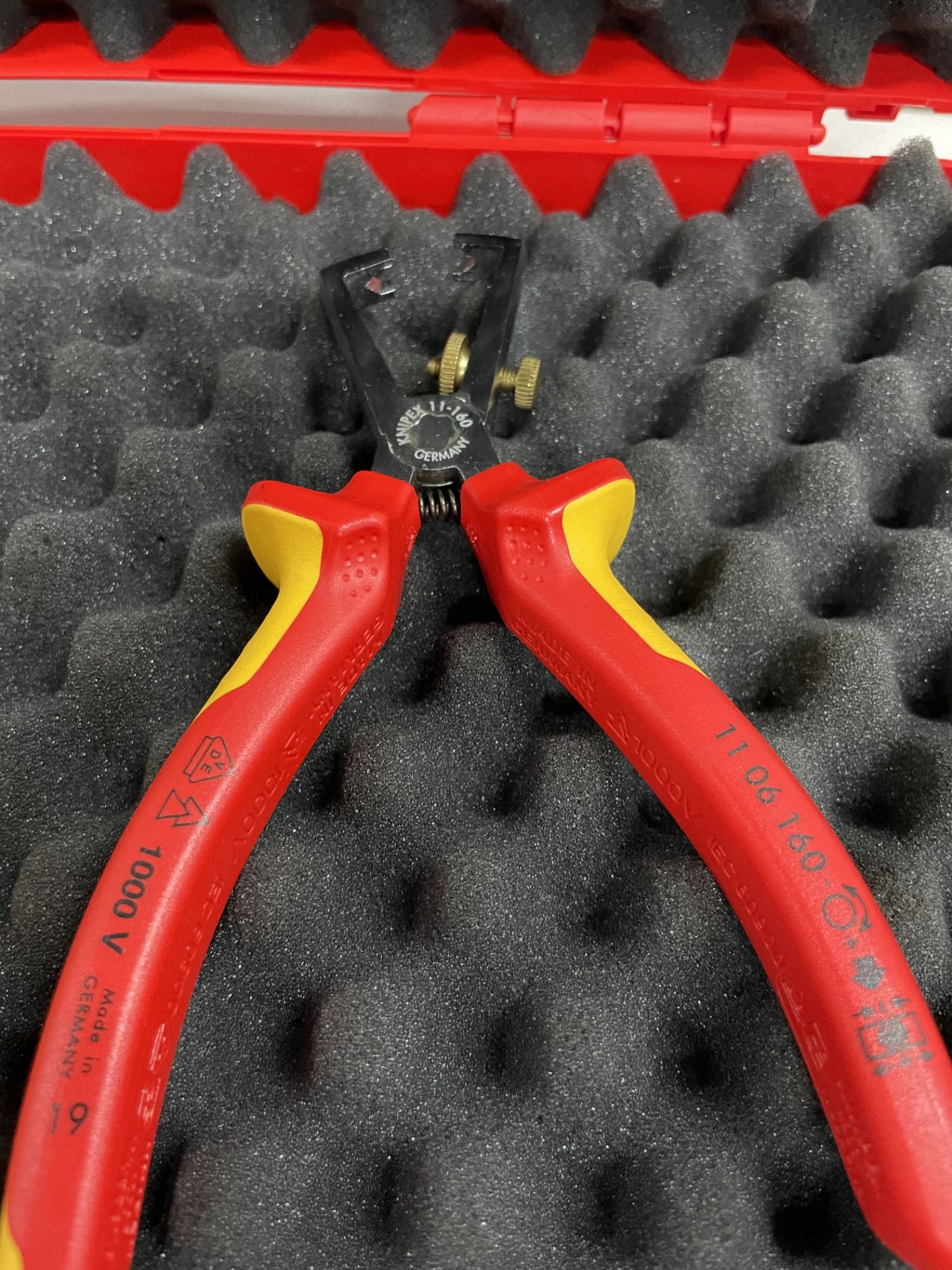 2 x Wire Strippers in Protective Red Case w/ Foam Inlay - Image 2 of 3