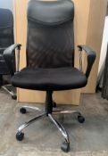 5 x Black Fabric Wheeled Office Chairs