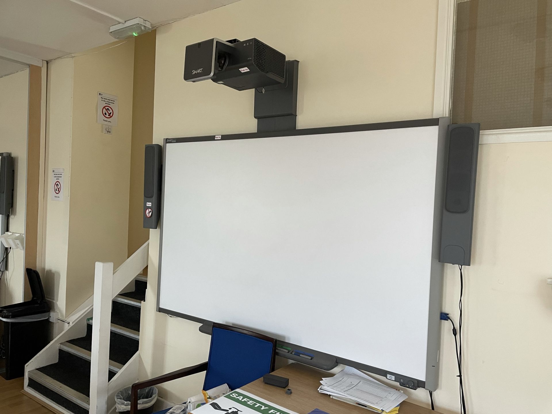 Smart TM 87" interactive whiteboard - Image 8 of 9