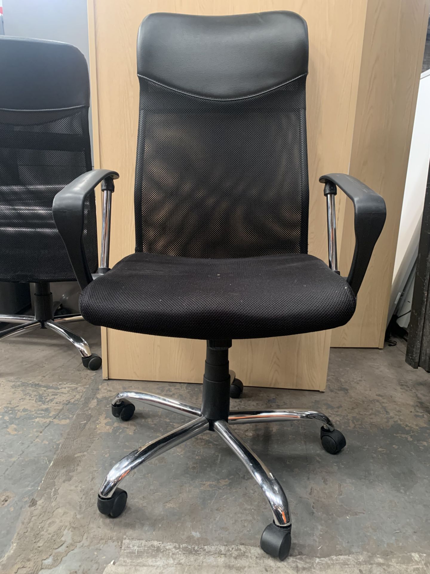 5 x Black Fabric Wheeled Office Chairs