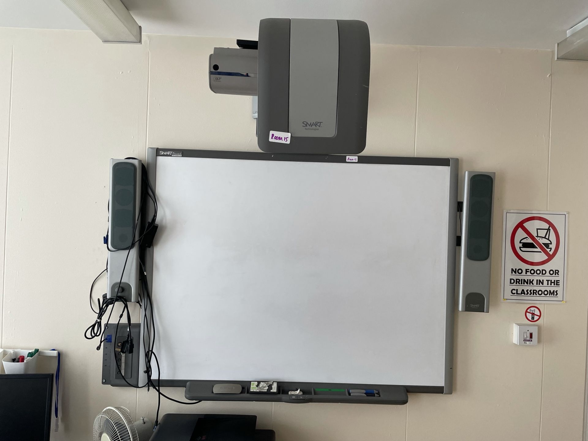 Smart TM 64'' Interactive Whiteboard