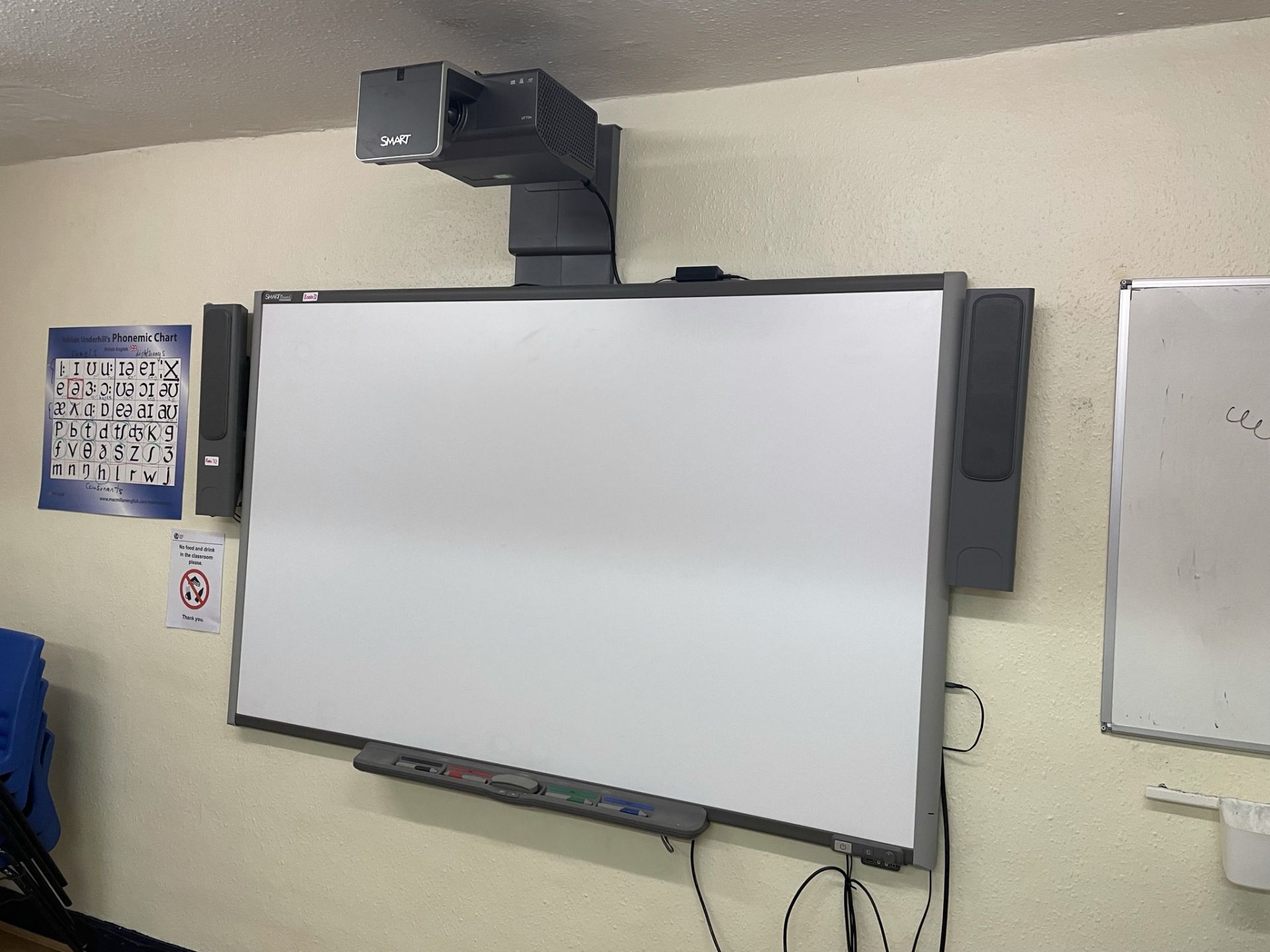 Smart TM 87" interactive whiteboard - Image 2 of 6