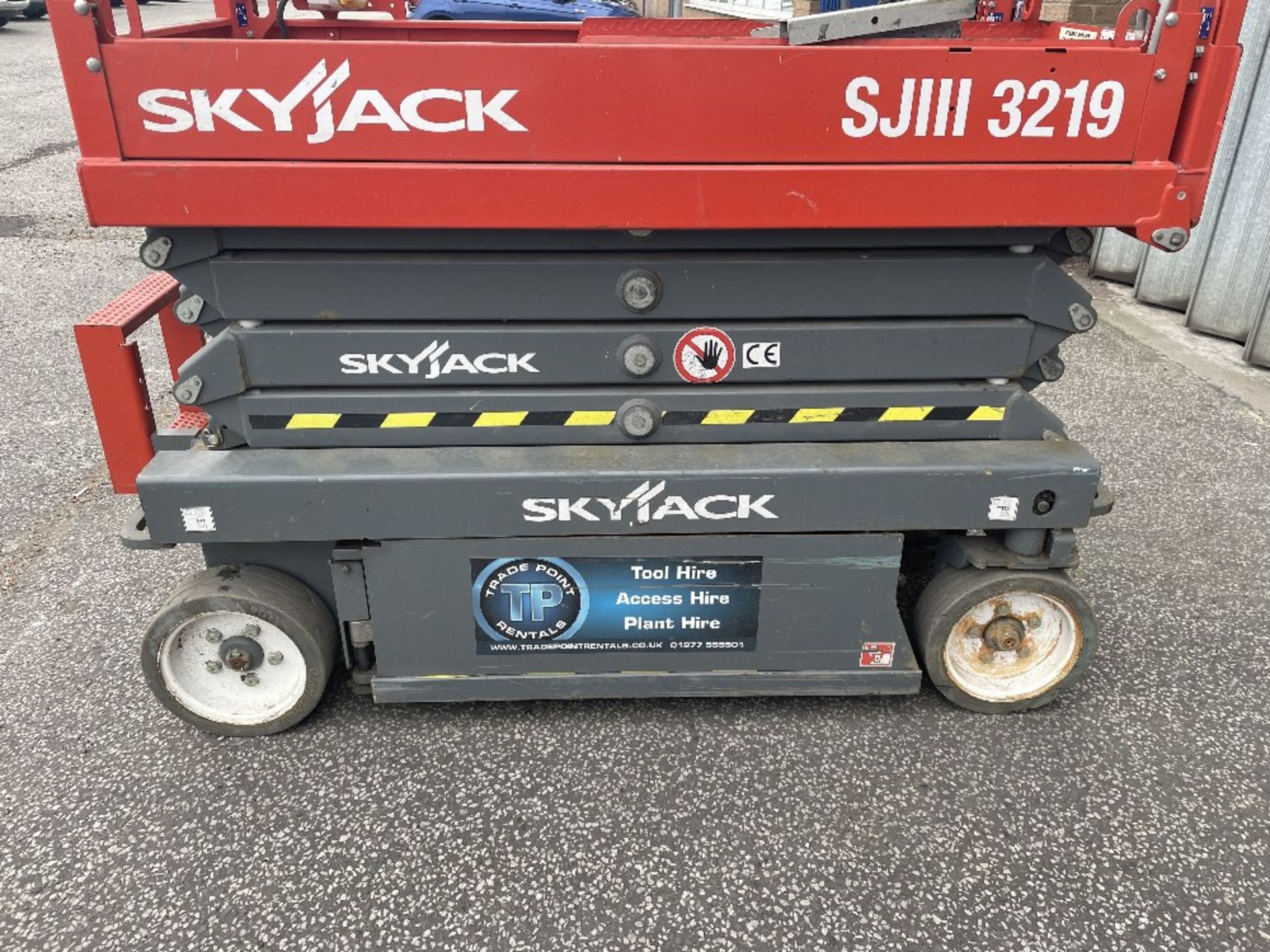 SkyJack SJIII-3219 Electric Scissor Lift | YOM: 2018 - Image 7 of 12