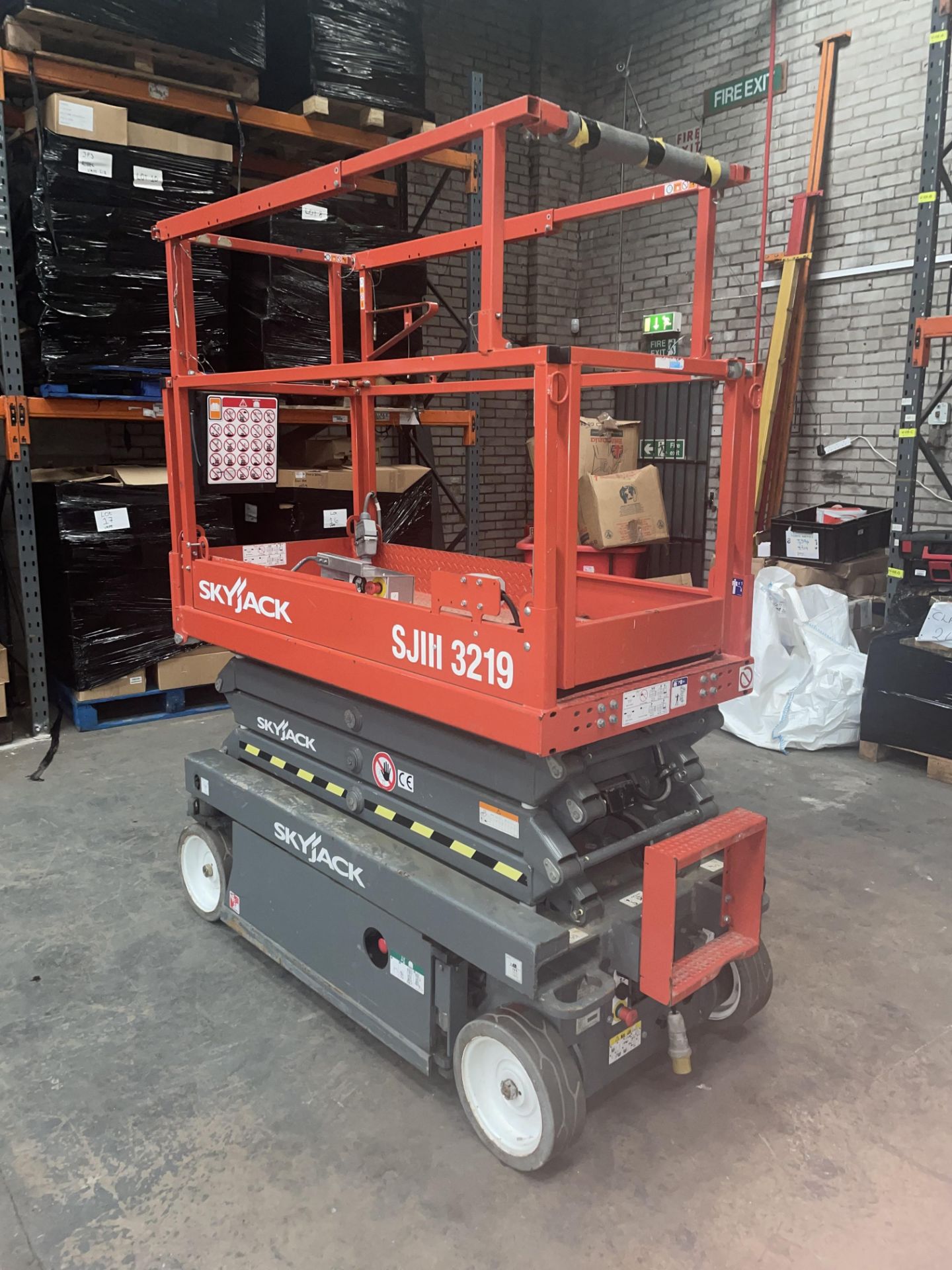 SkyJack SJIII-3219 Electric Scissor Lift | YOM: 2018