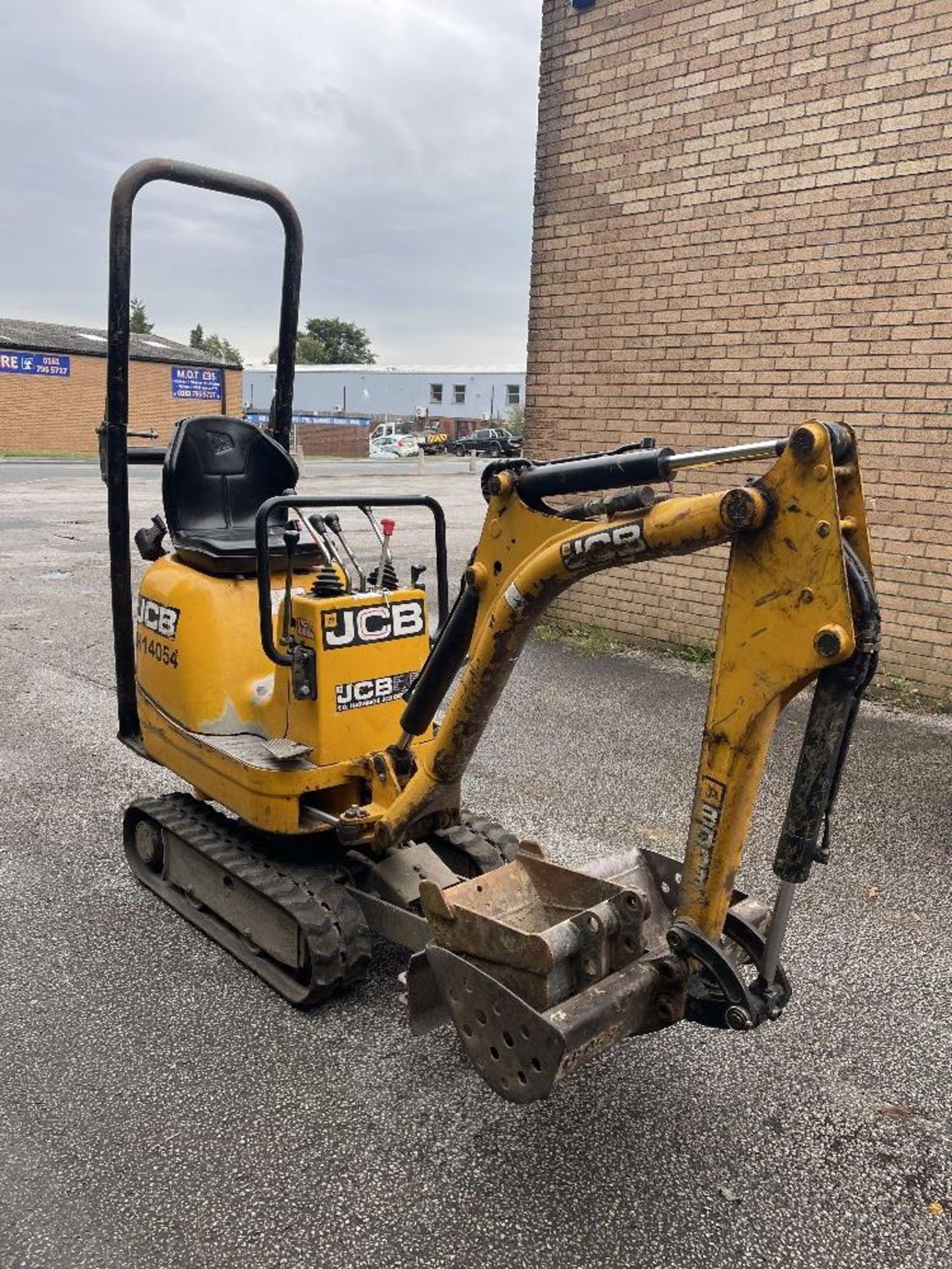 JCB 8008 Diesel Compact Micro Excavator/Digger w/ Attachments | YOM: 2014 - Image 3 of 8