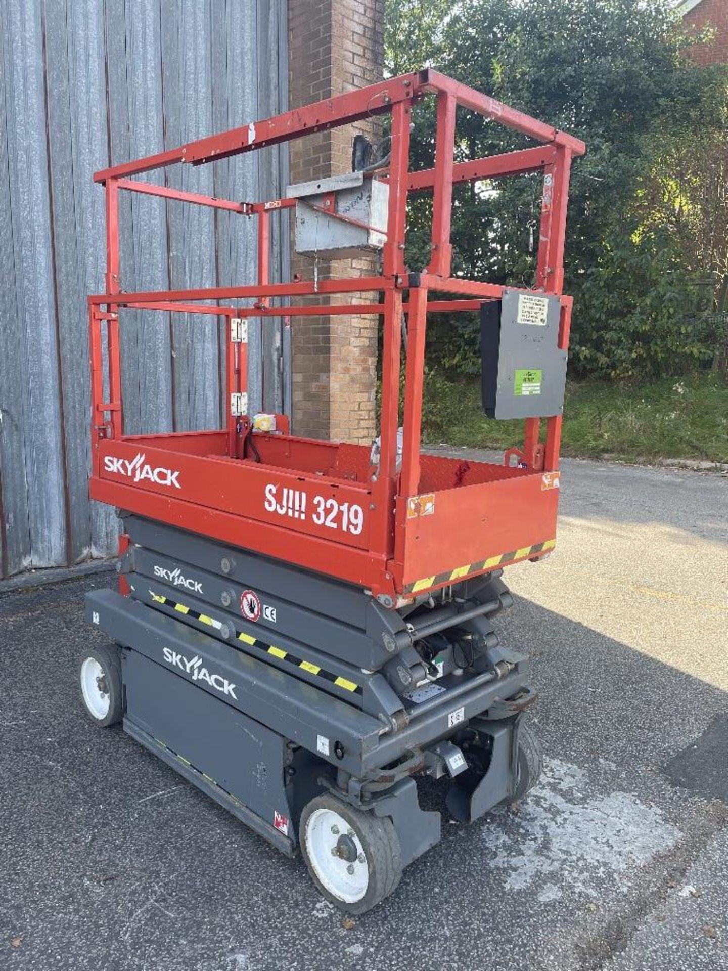 SkyJack SJIII-3219 Electric Scissor Lift | YOM: 2018