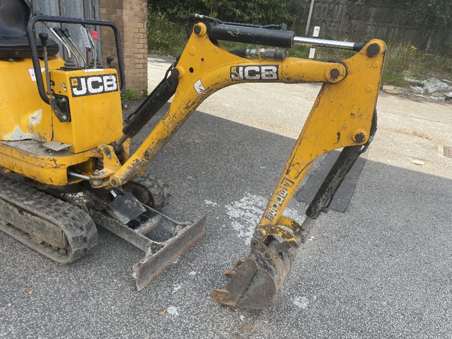 JCB 8008 Diesel Compact Micro Excavator/Digger w/ 2 x Buckets | YOM: 2014 | 1,763 Hours - Image 7 of 9