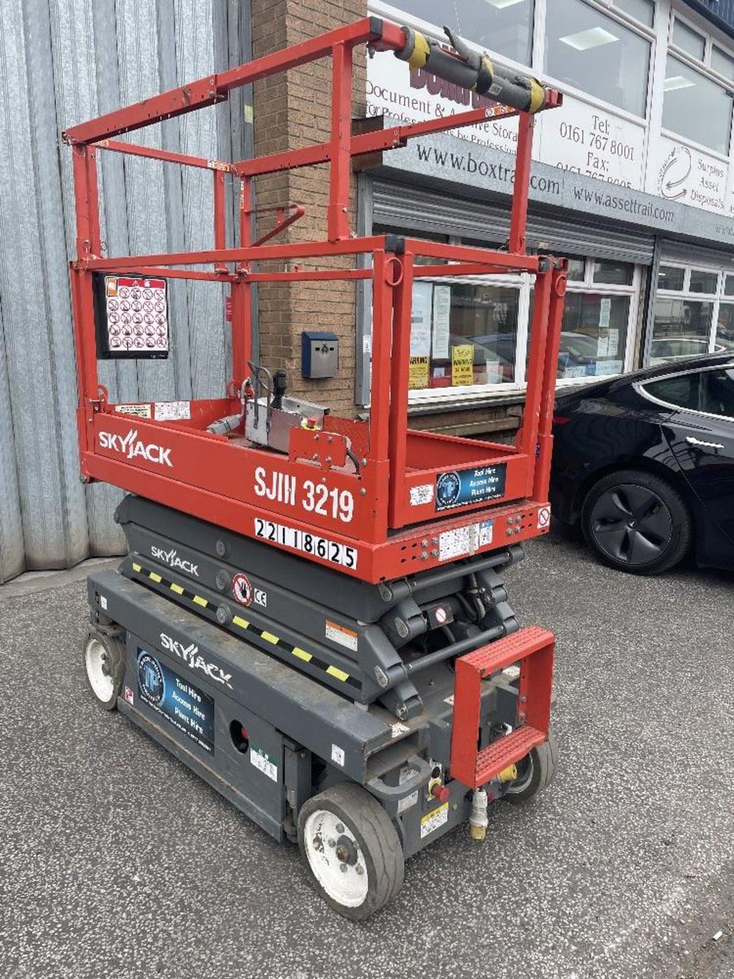 SkyJack SJIII-3219 Electric Scissor Lift | YOM: 2018 - Image 3 of 12