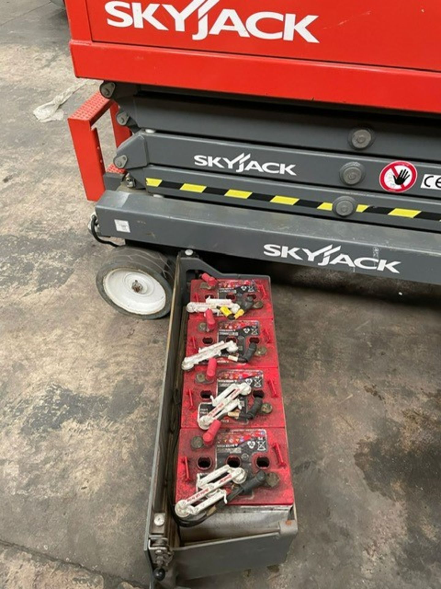 SkyJack SJIII-3219 Electric Scissor Lift | YOM: 2018 - Image 6 of 8