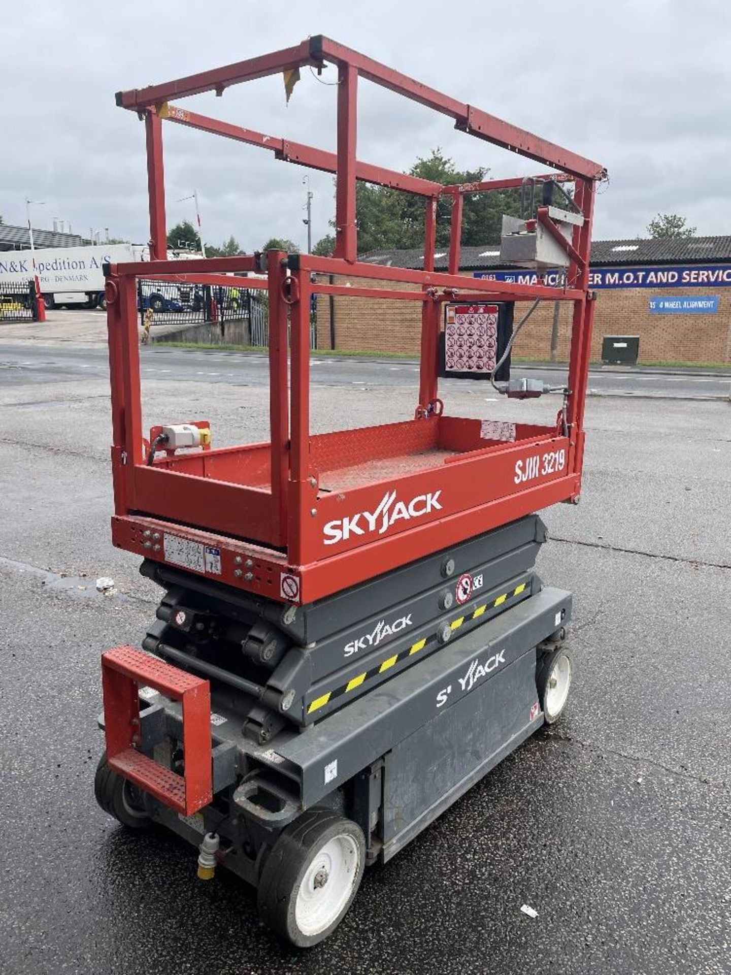 SkyJack SJIII-3219 Electric Scissor Lift | YOM: 2018 - Image 5 of 11