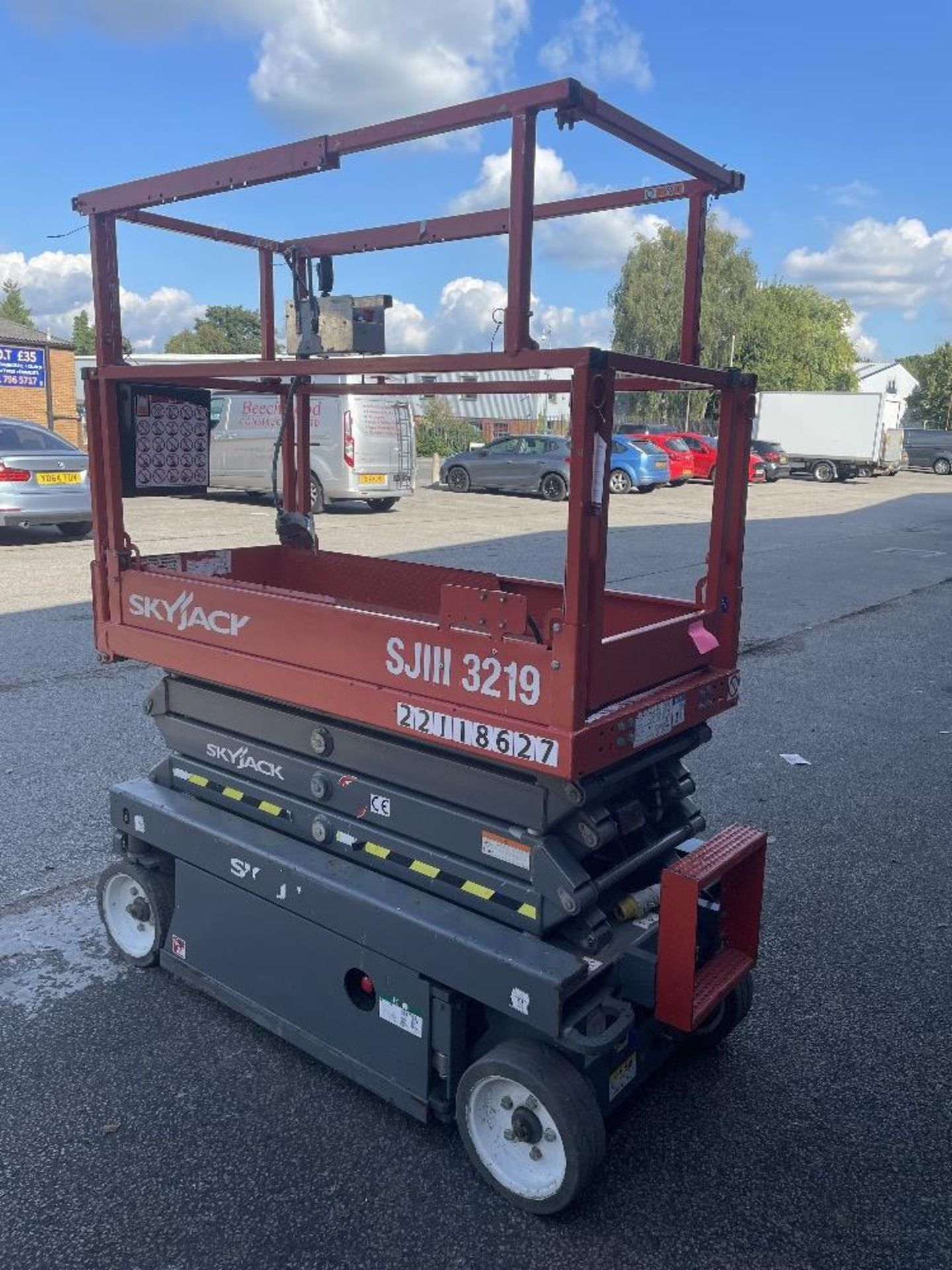 SkyJack SJIII-3219 Electric Scissor Lift | YOM: 2018 - Image 5 of 10