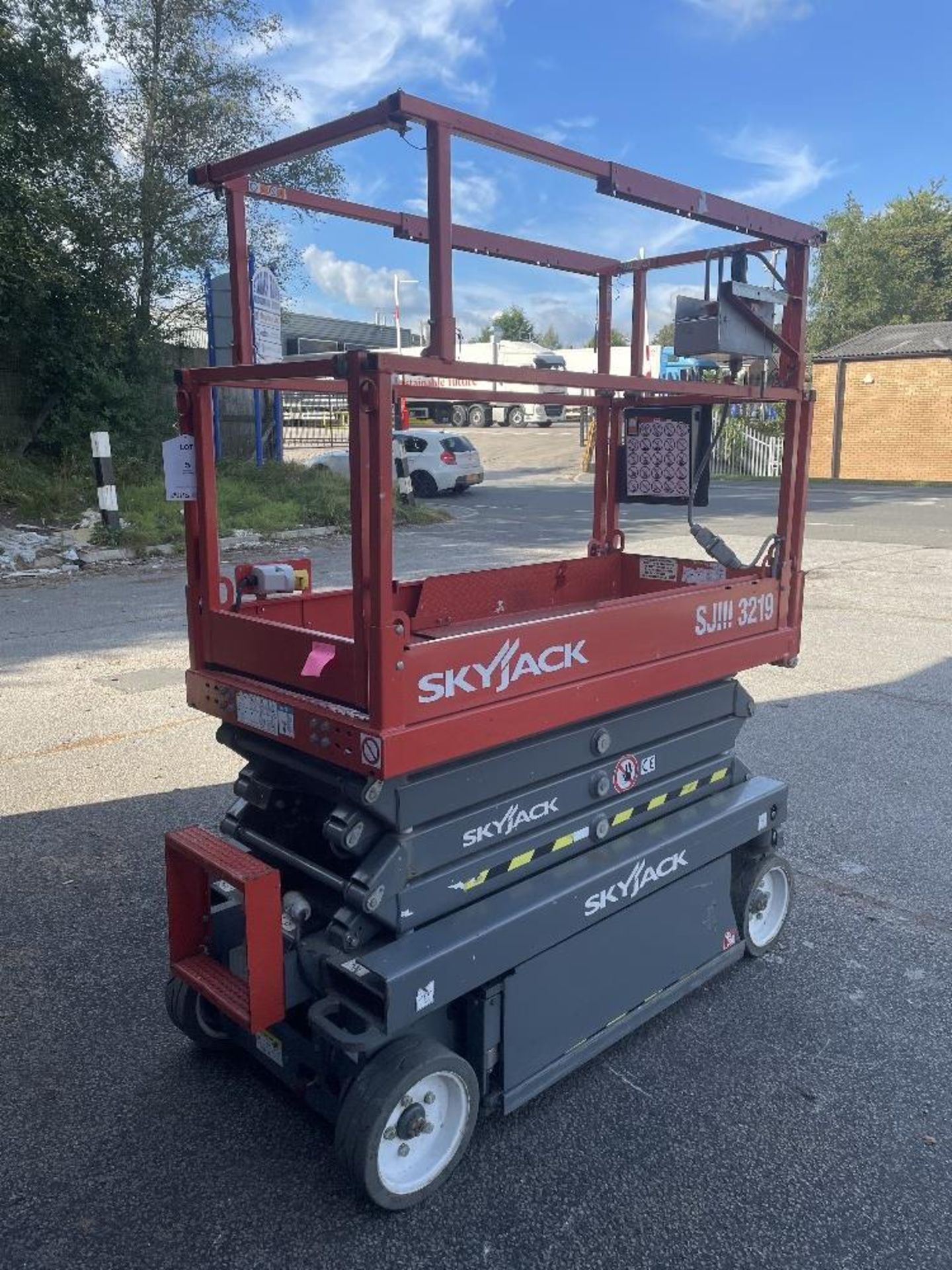 SkyJack SJIII-3219 Electric Scissor Lift | YOM: 2018 - Image 6 of 10