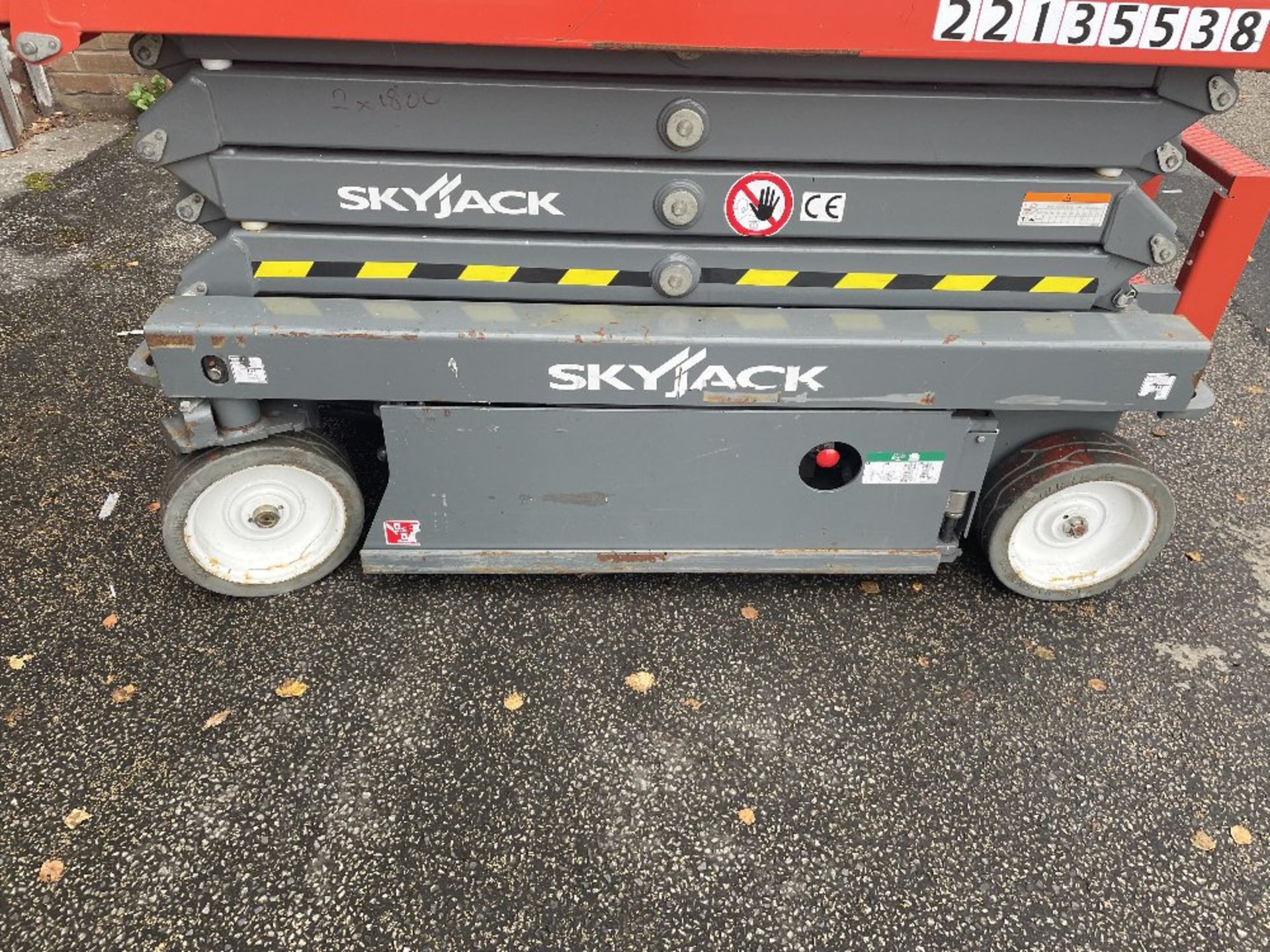 SkyJack SJIII-3219 Electric Scissor Lift | YOM: 2018 - Image 5 of 11