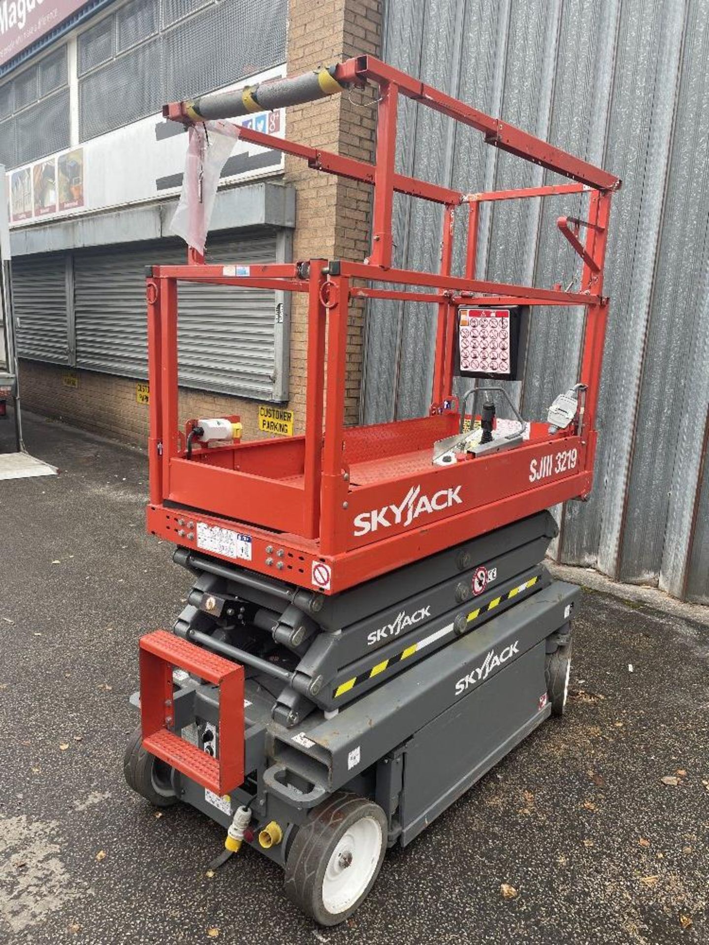 SkyJack SJIII-3219 Electric Scissor Lift | YOM: 2018