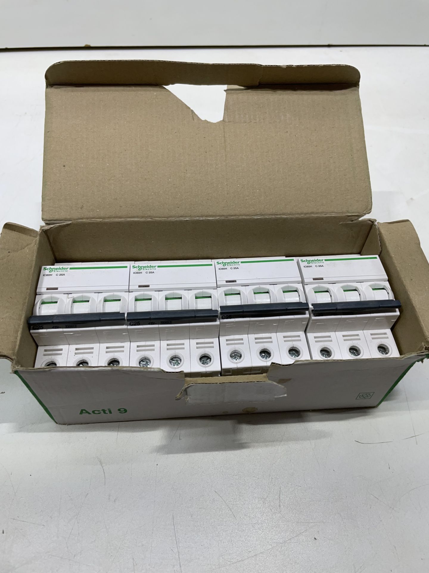 4X Schneider Electric | Acti9-ic60H 415v - Image 6 of 8