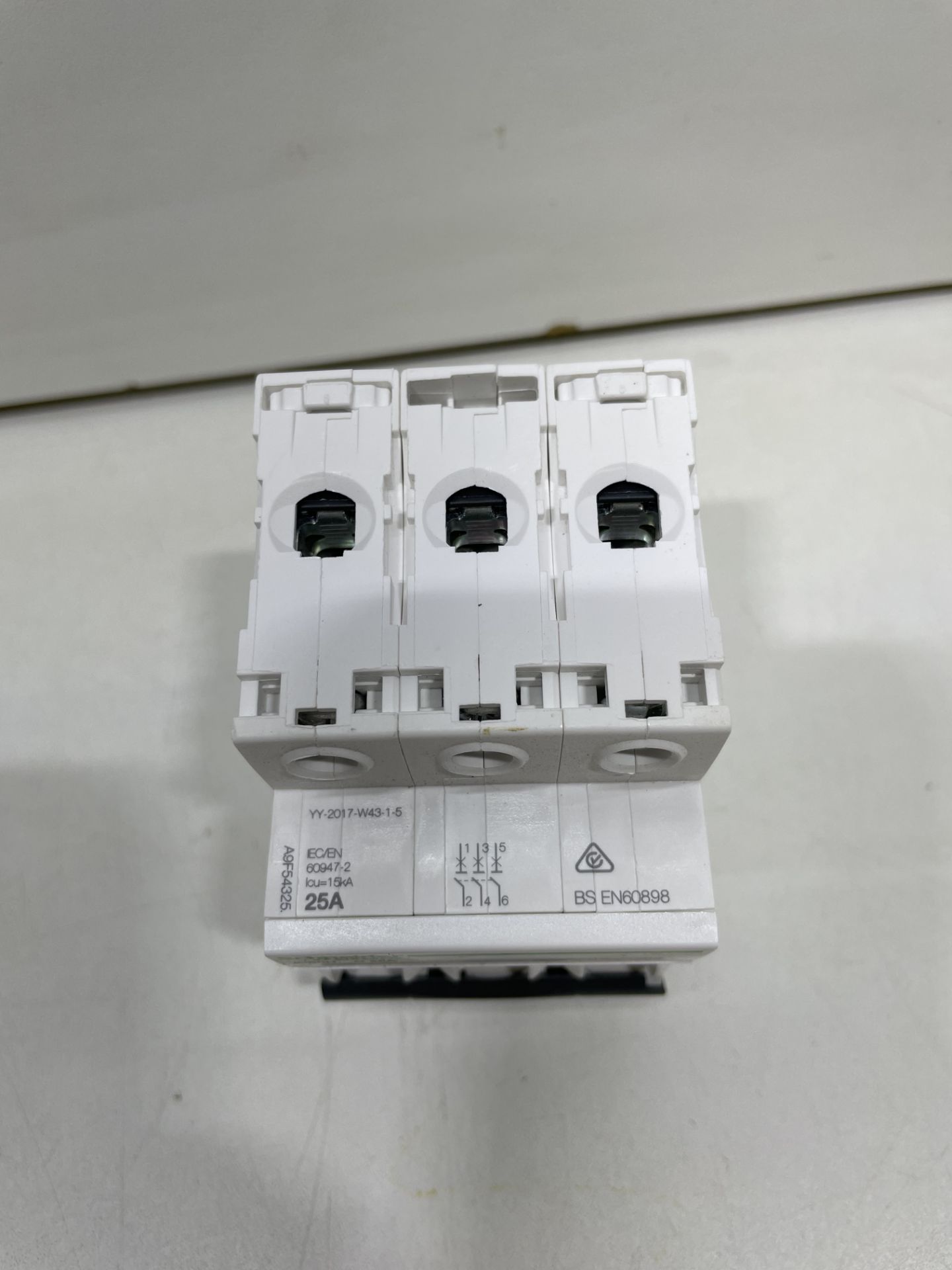 4X Schneider Electric | Acti9-ic60H 415v - Image 5 of 8