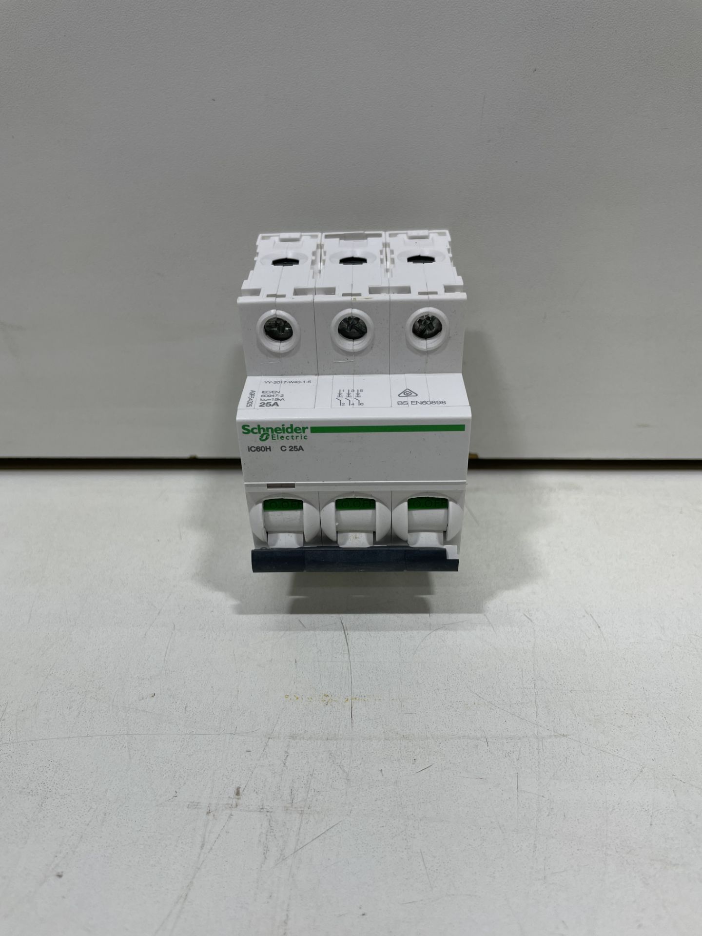 4X Schneider Electric | Acti9-ic60H 415v