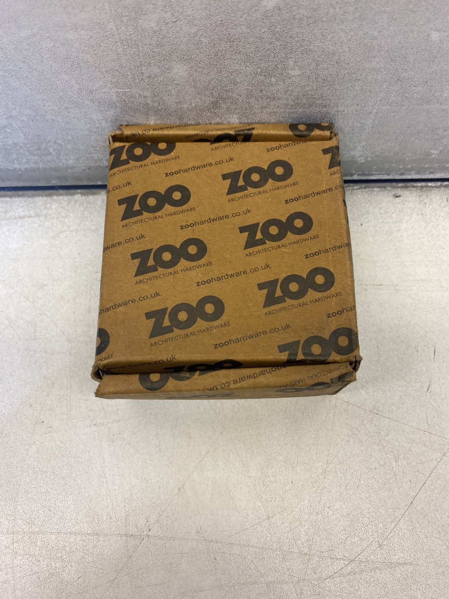 19 x Boxes Of Zoo Hardware - ZSS09SS Signage - Fire Door Keep Shut - 76mm dia Satin Stainless Steel - Image 3 of 3