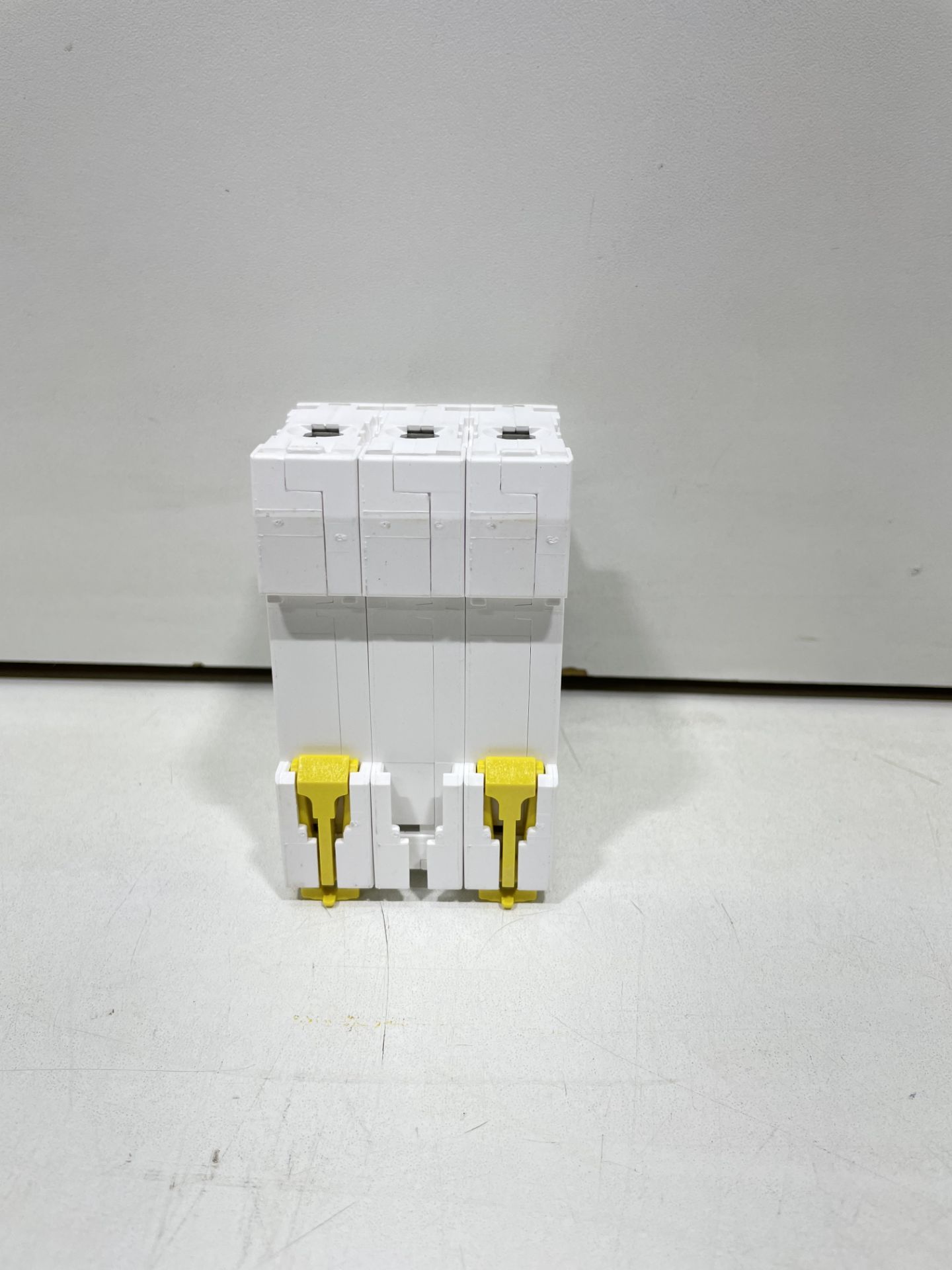 4X Schneider Electric | Acti9-ic60H 415v - Image 2 of 8