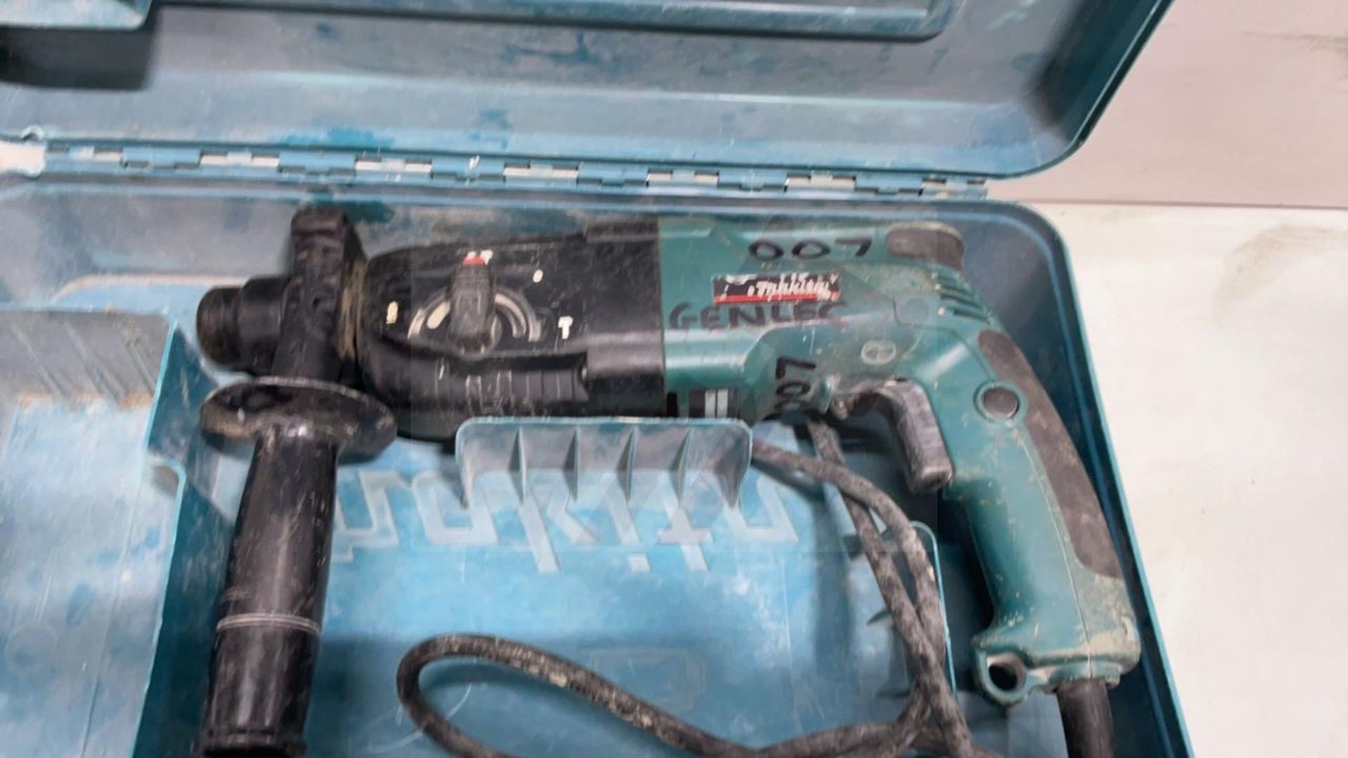 Makita HR2450 Rotary Hammer 240V - Image 2 of 4