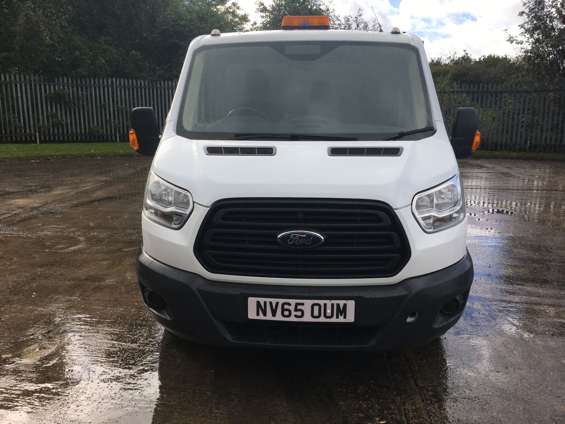 Ford Transit 350 Twin Wheel Base Tipper | NV65 OUM | 109,894 miles - Image 2 of 7